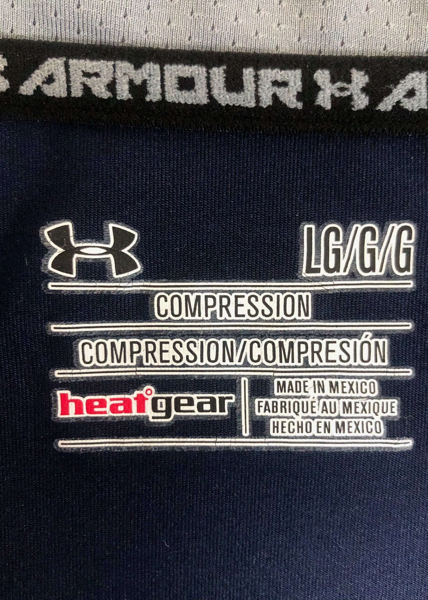 Camiseta de compresión Under Armour 🏋🏽 color azul navy y logo en blanco Talla L