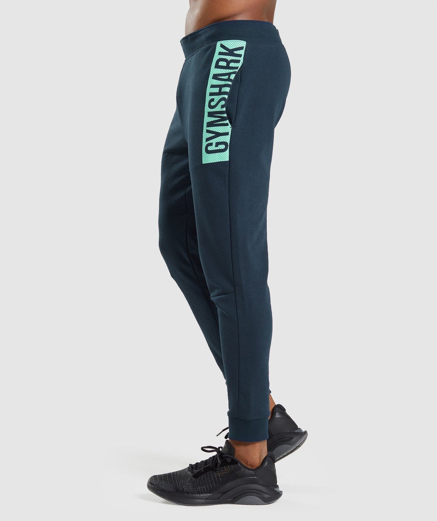 Pantalón Jogger marca Gymshark 🏋️‍♀️ color azul navy Talla XL Entalle Slim Fit