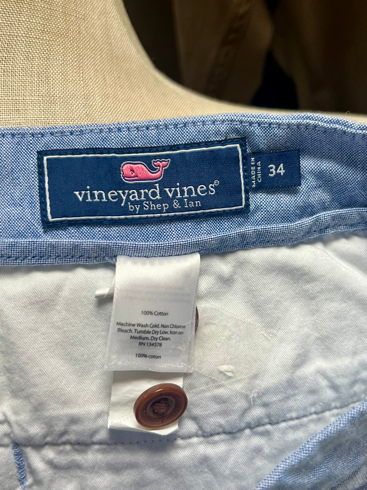 Short Casual Vineyard Vines 🐳 color celeste degradado talla 34