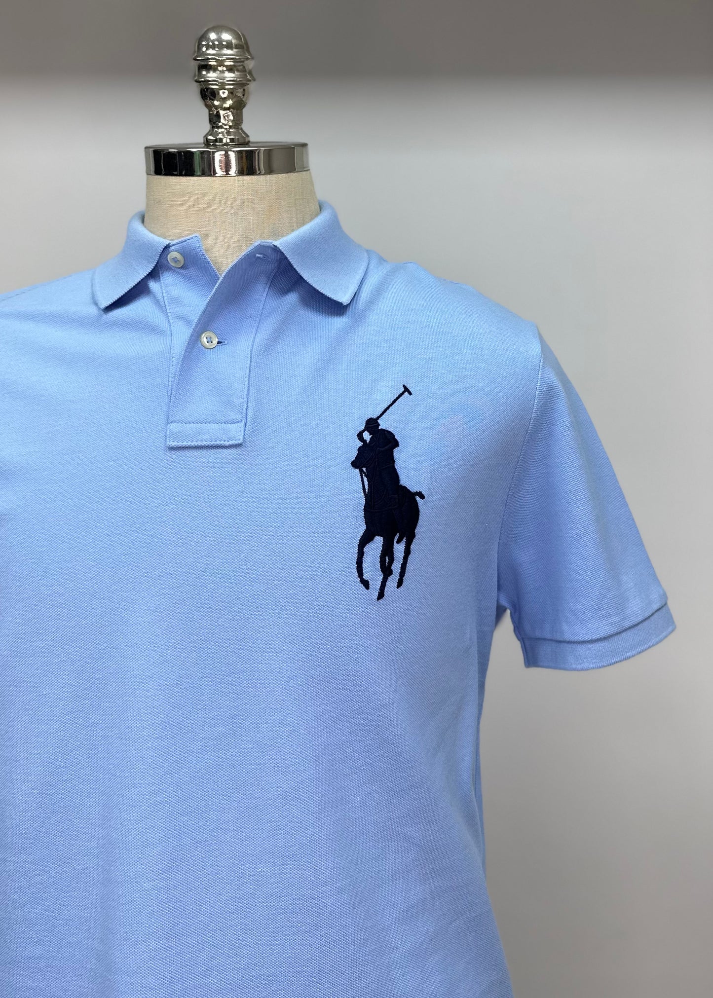 Camiseta Polo Ralph Lauren 🏇🏼color celeste con logo big pony Talla L Entalle Custom Slim Fit