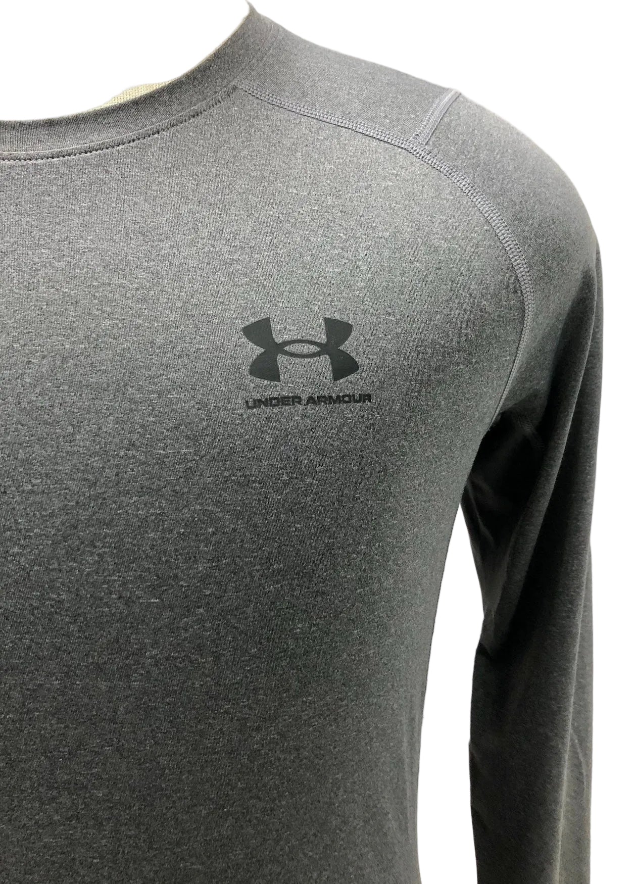 Camiseta de compresión Under Armour 🏋🏽 color gris oscuro y logo en negro Talla L