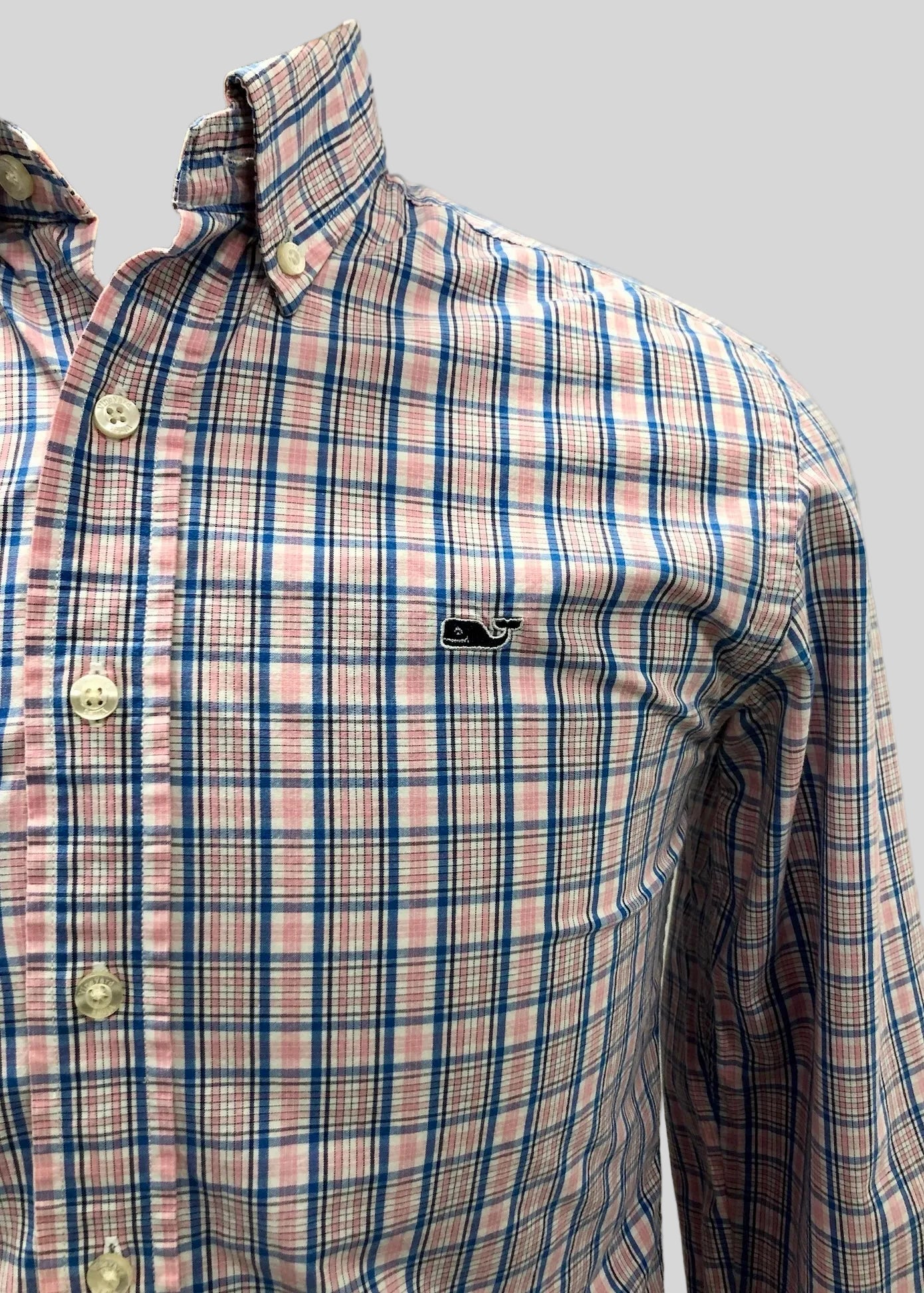 Camisa de botones Vineyard Vines 🐳 de cuadros en color azul, rosado y blanco Talla S Entalle Slim Fit