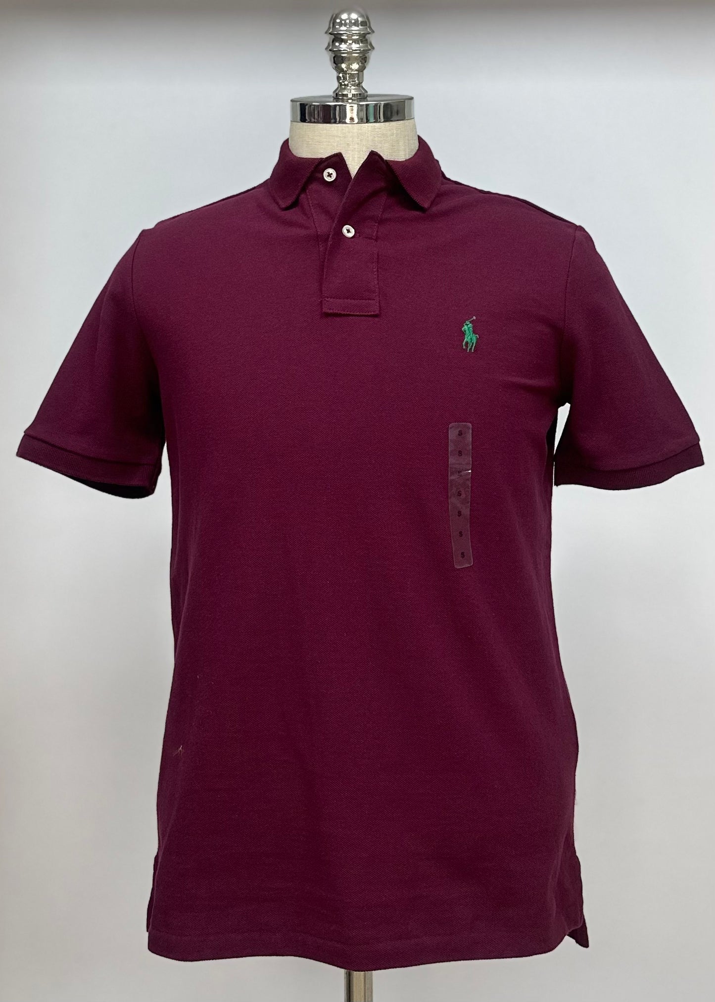 Camiseta Polo Ralph Lauren 🏇🏼 color rojo oscuro Talla M y XL Entalle Clásico