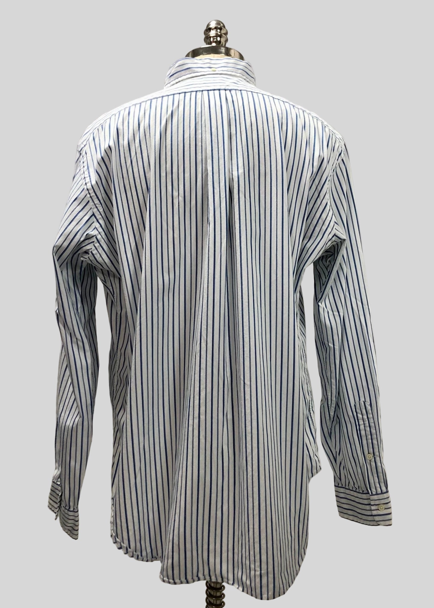 Camisa de botones Polo Ralph Lauren 🏇🏼 color blanco de rayas en color azul navy Talla XL Entalle Clásico