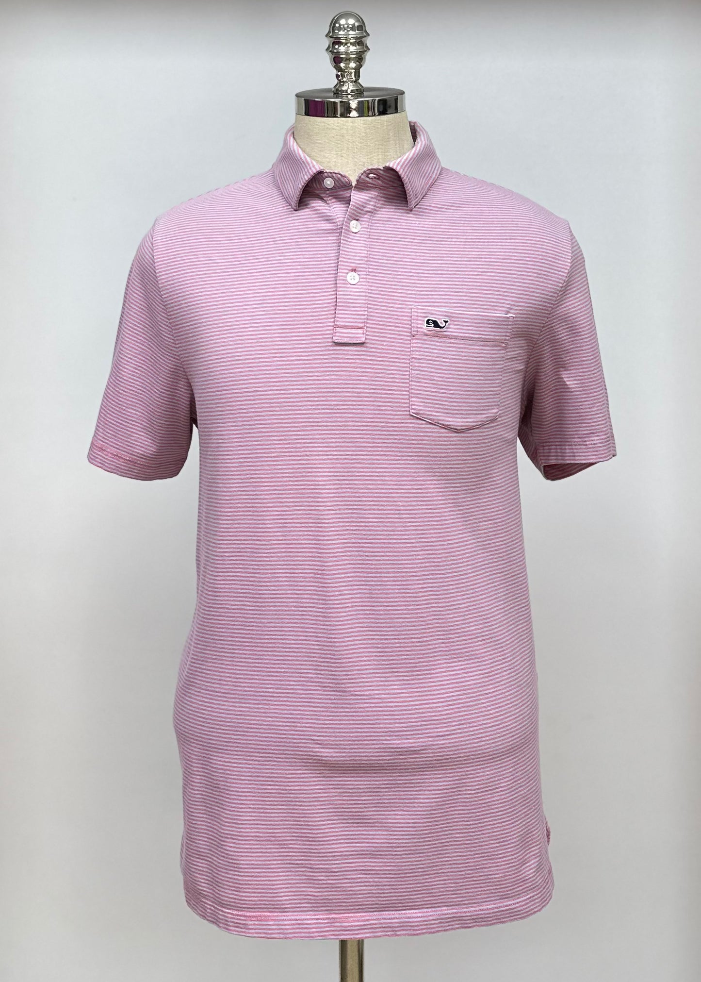 Camiseta Polo Vineyard Vines 🐳 con rayas en rosado y gris claro Talla M Entalle Regular