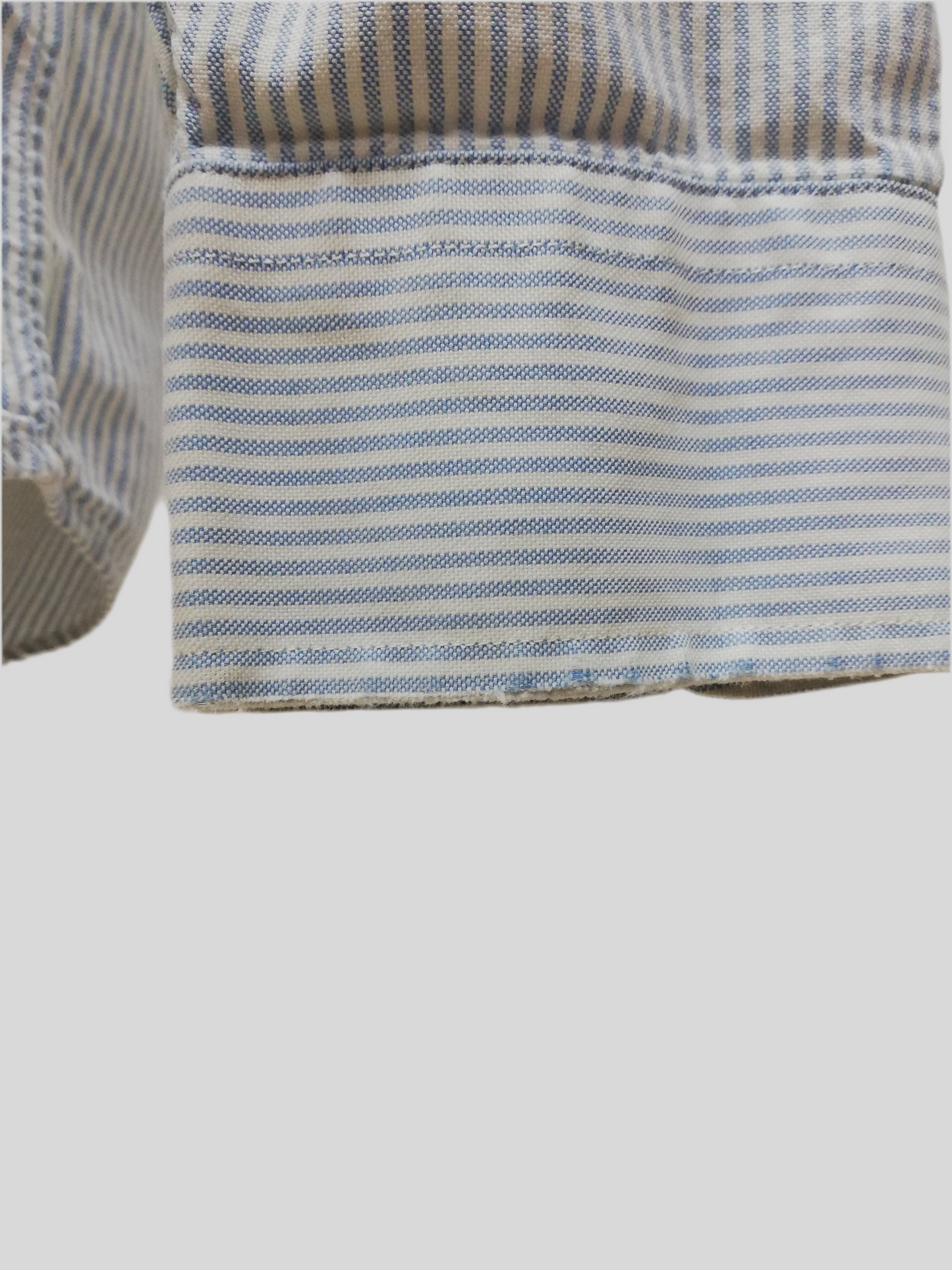 Camisa de botones Vineyard Vines 🐳 Oxford de rayas en color celeste y blanco Talla L Entalle Clásico (ver descripción)