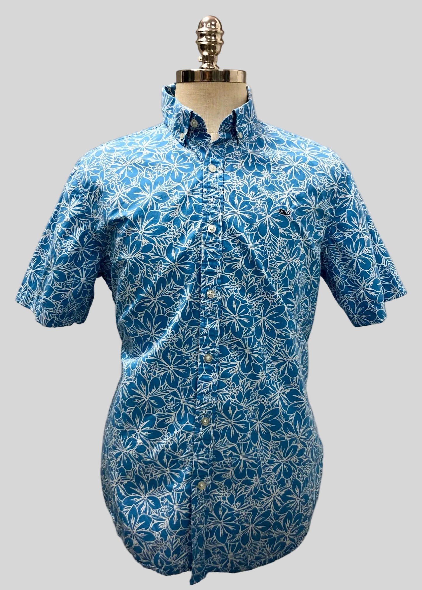 Camisa de botones Vineyard Vines 🐳 color azul con diseño de floral en blanco Talla L Entalle Regular