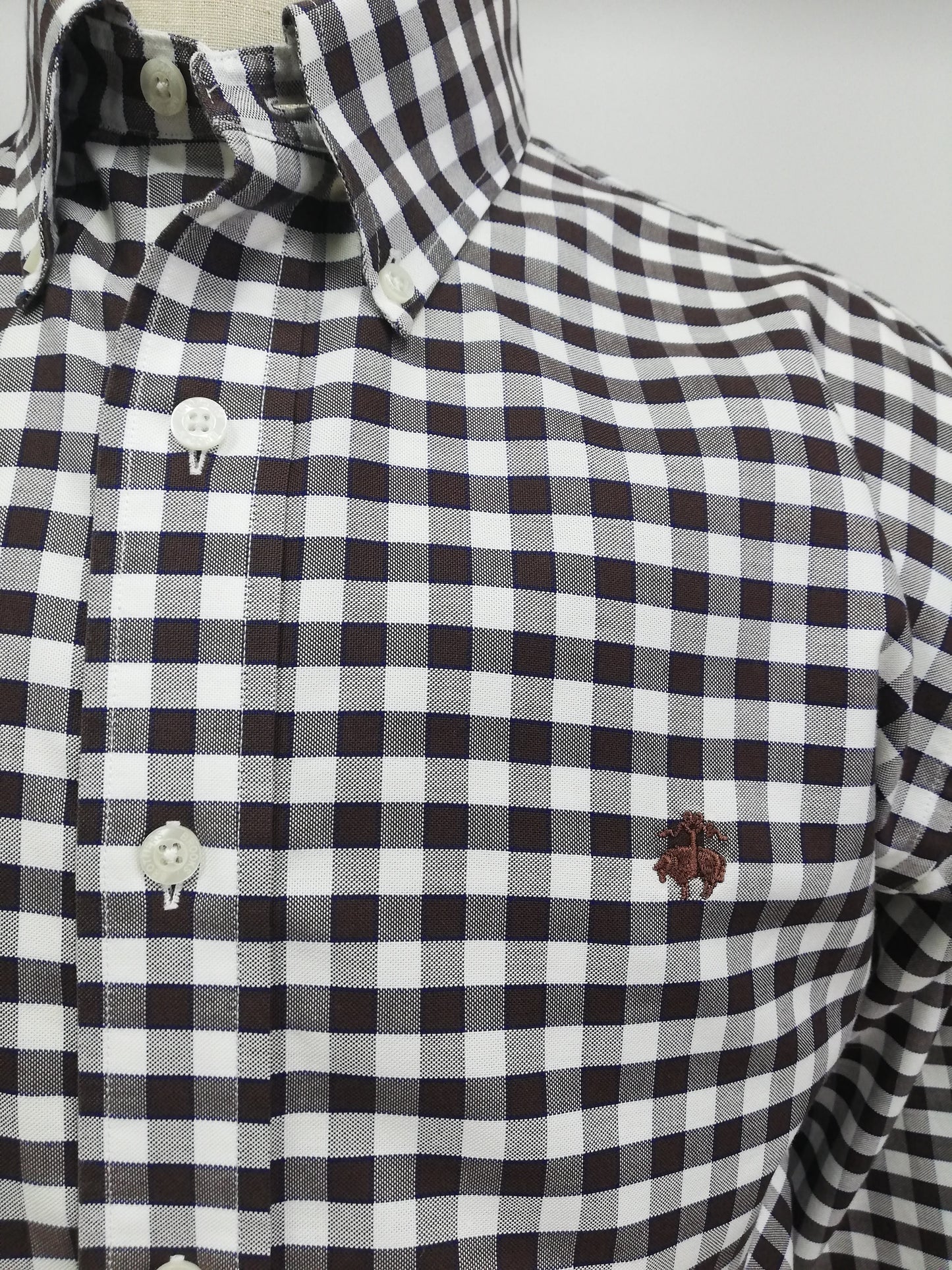Camisa Brooks Brothers 🐑 con cuadros gingham en rojo oscuro oscuro y blanco Talla L Entalle Regular