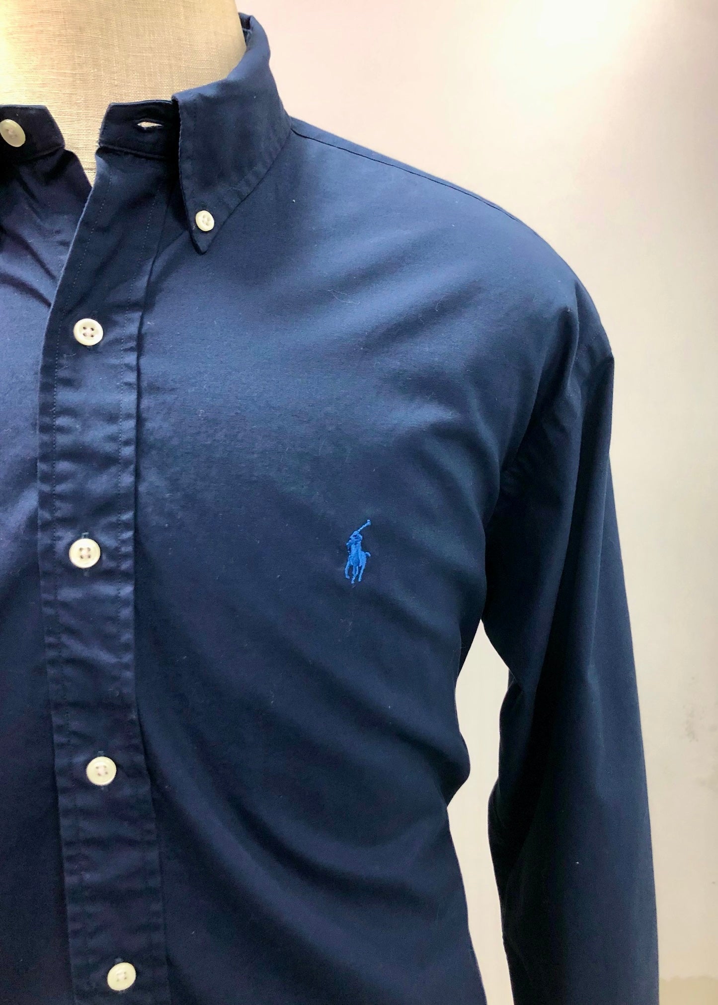 Camisa de botones Polo Ralph Lauren 🏇🏼 en color azul navy Talla M Entalle Slim Fit