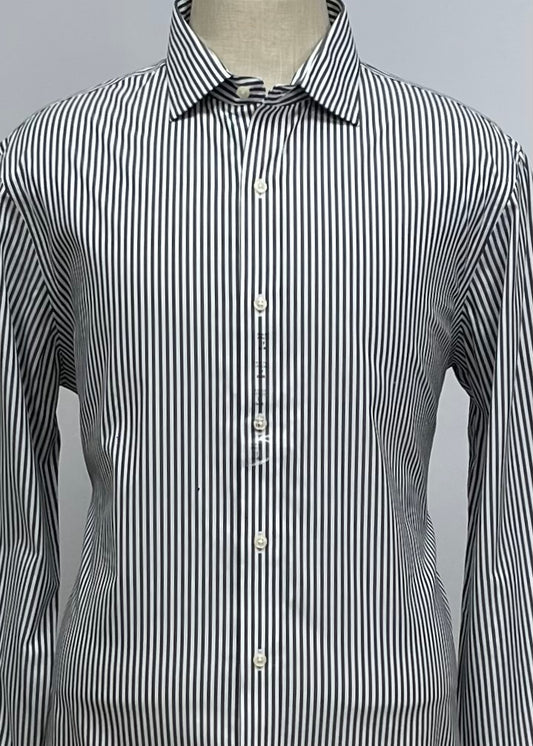 Camisa Polo Ralph Lauren 🏇🏼 color blanco con patron de rayas en color gris oscuro Talla XL Entalle Slim Fit