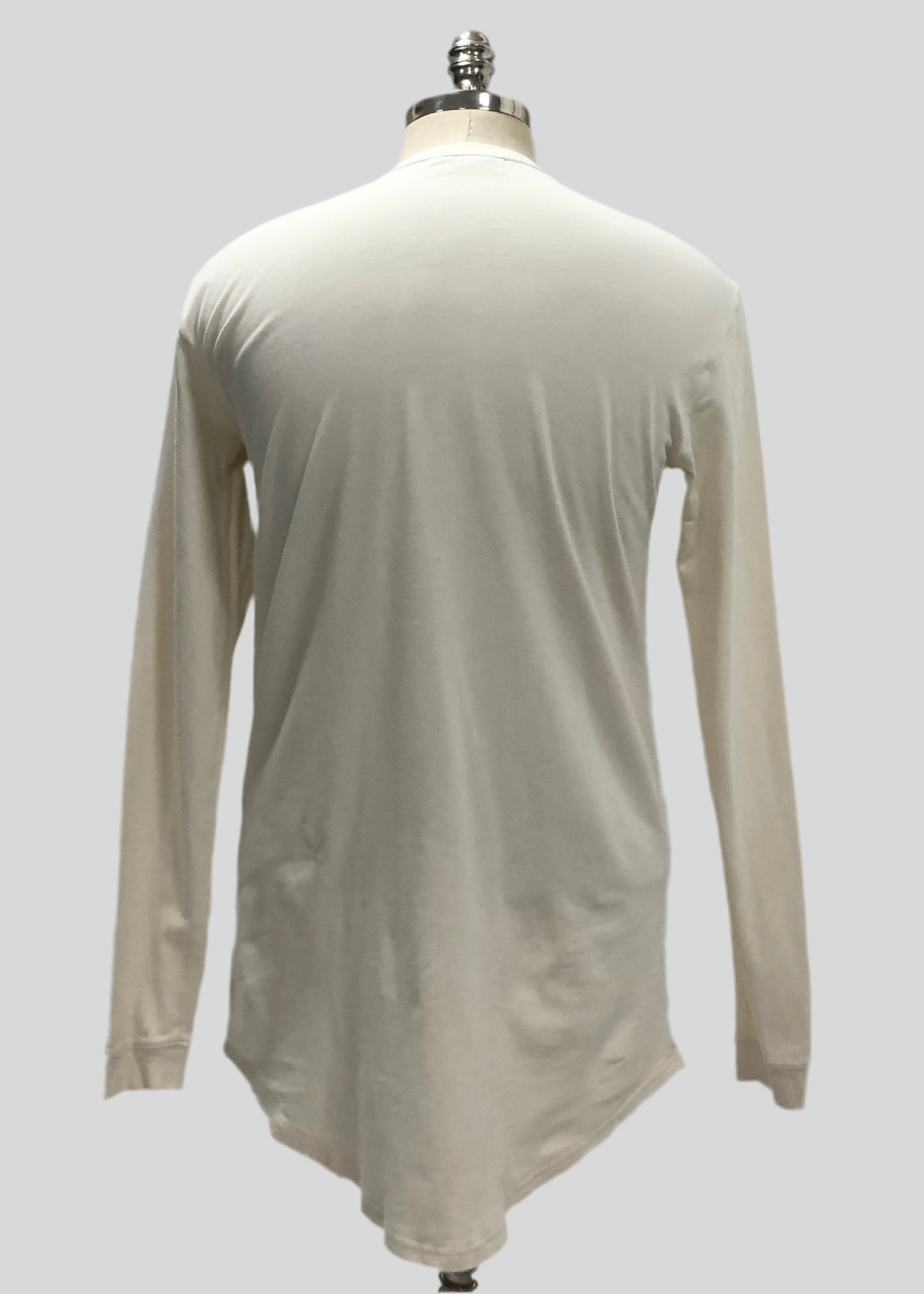 Camiseta de entrenamiento Vanquish 🏋🏽 color blanco y logo en negro Talla M