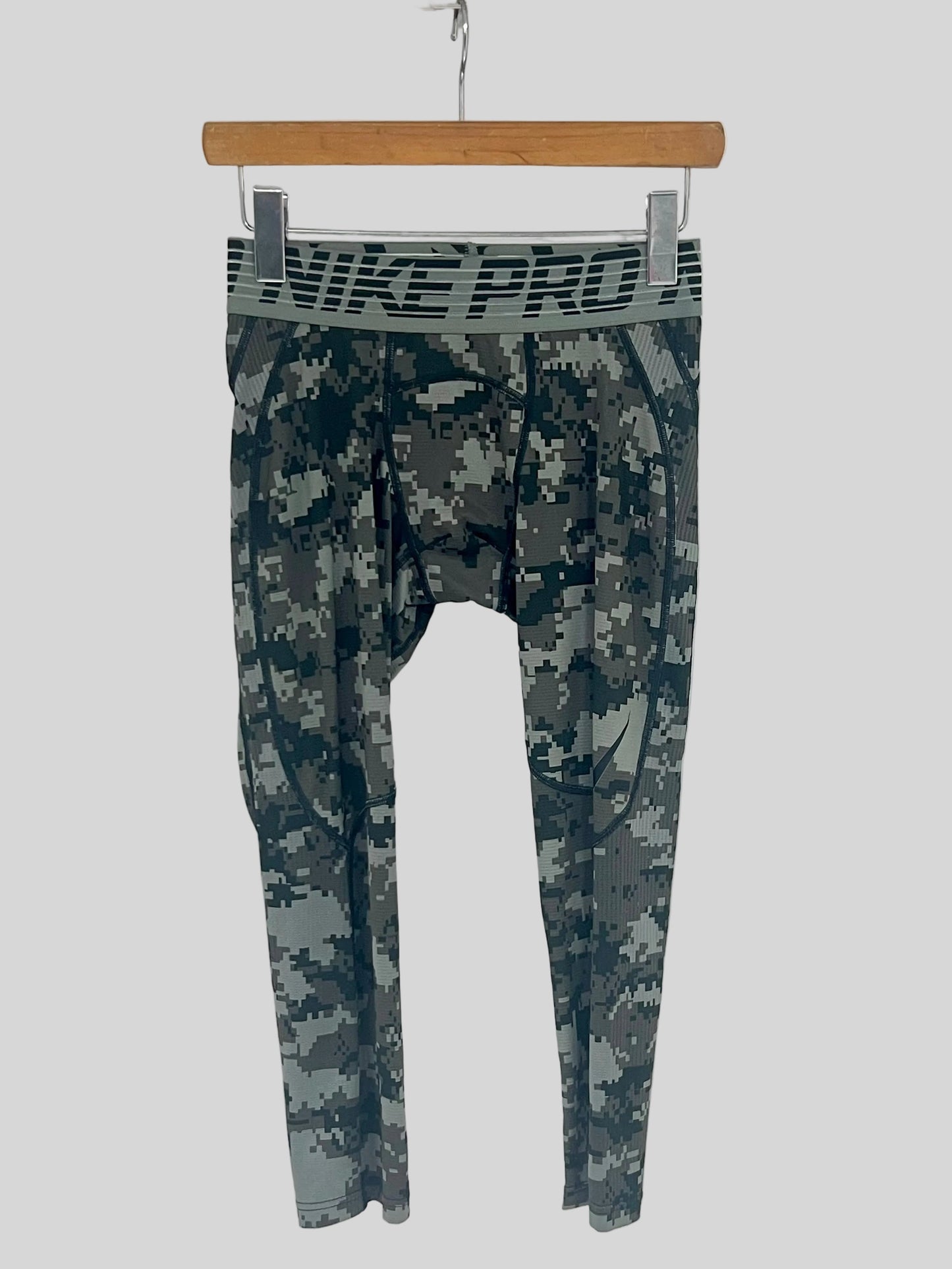 Malla de entrenamiento licra Nike ✔️ Pro HyperCool para hombre con diseño de graffiti en Color gris y negro Talla S