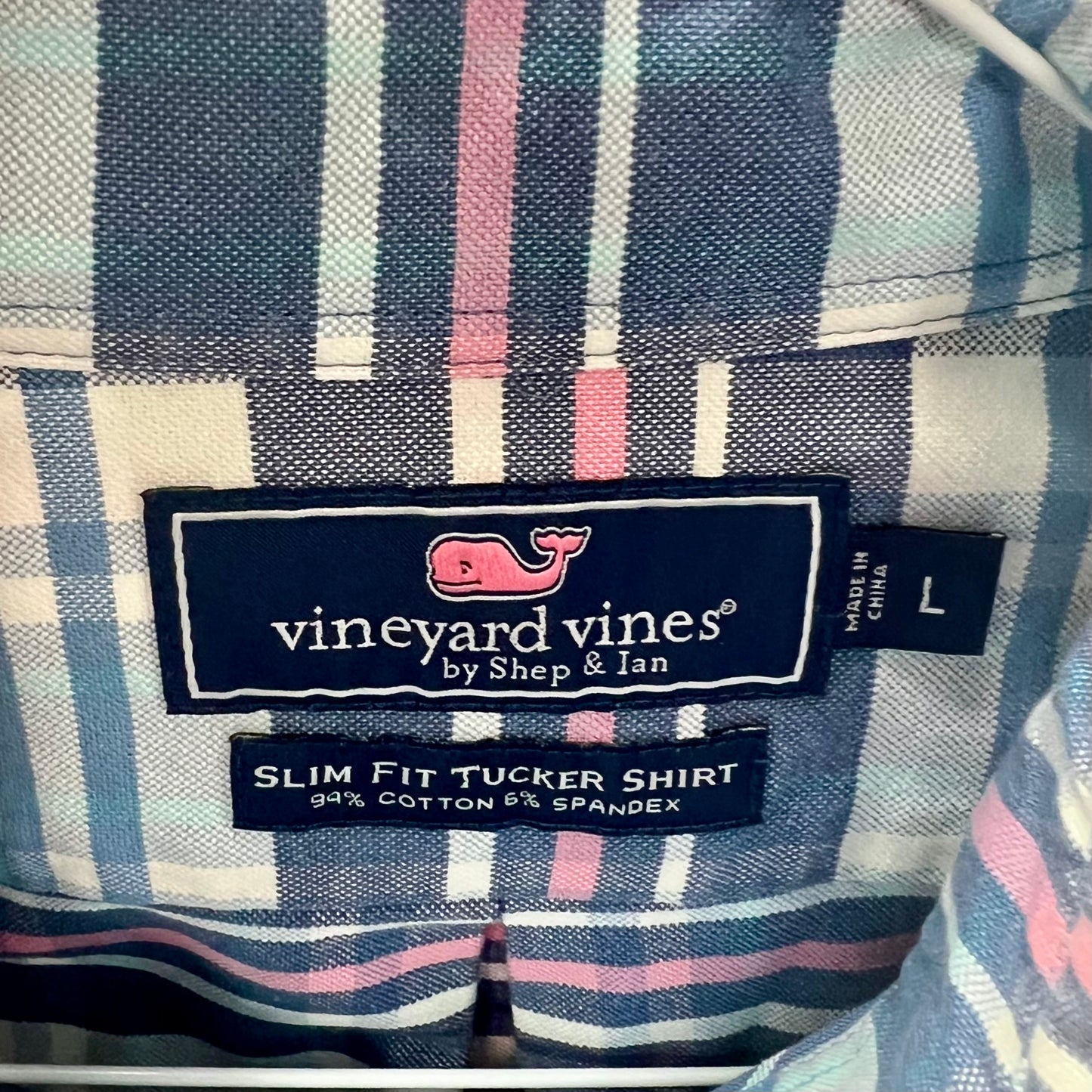 Camisa Vineyard Vines 🐳 de cuadros tartan en color azul,  rosado y blanco Talla L Entalle Slim Fit