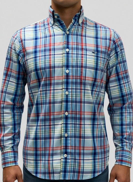 Camisa de botones Vineyard Vines 🐳 color celeste de cuadros en color rojo, azul y amarillo Talla S Entalle Slim Fit