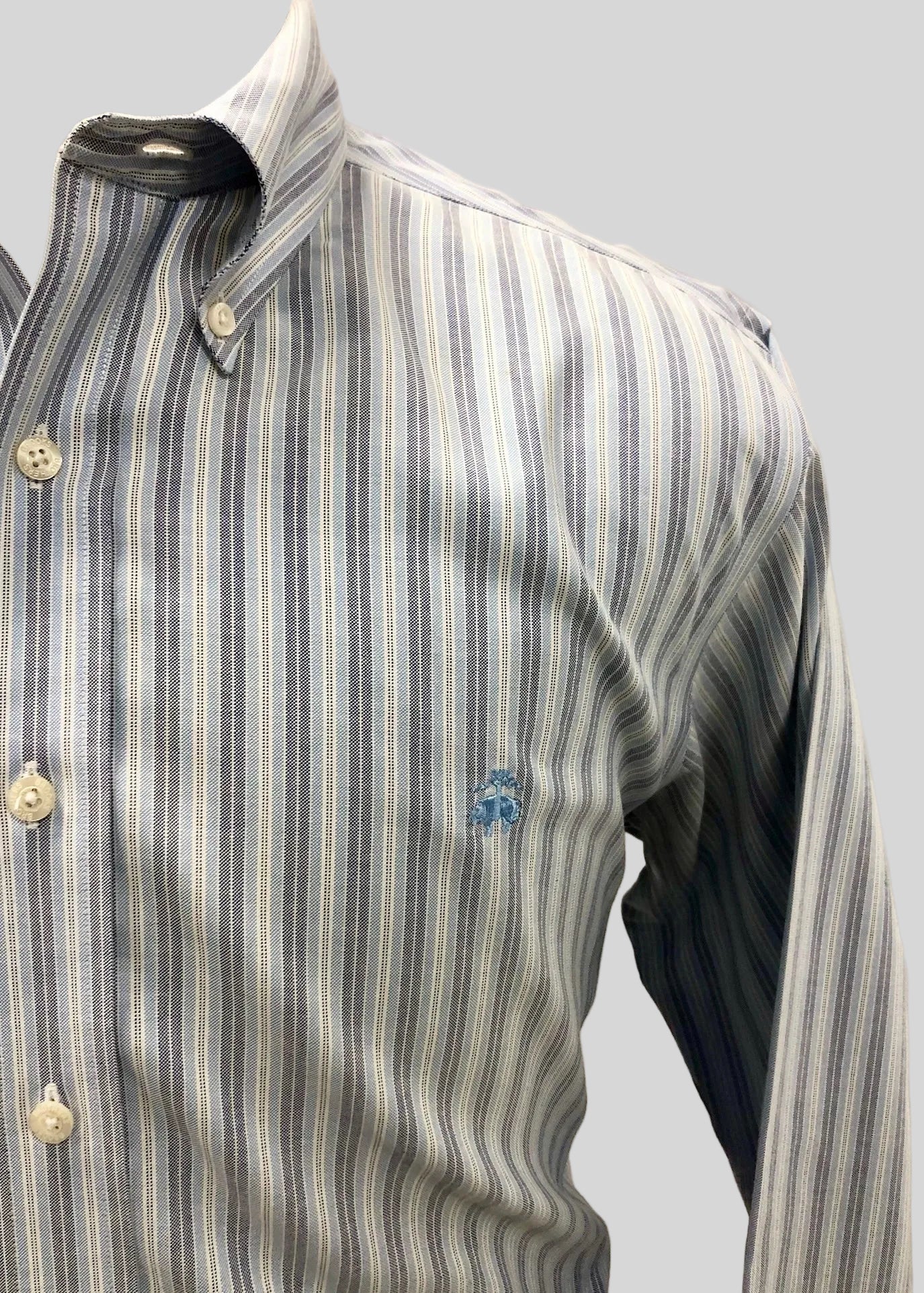 Camisa de botones Brooks Brothers 🐑 De rayas en color celeste, gris y blanco Talla L Entalle Slim Fit