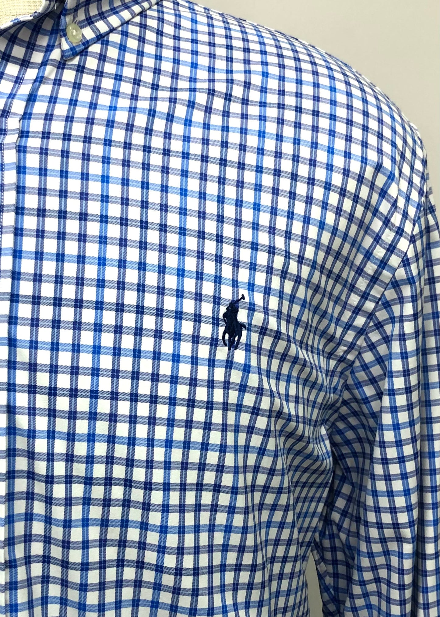 Camisa Polo Ralph Lauren 🏇🏼 color blanco con patrón de cuadros azul y celeste Talla XL Entalle Slim Fit