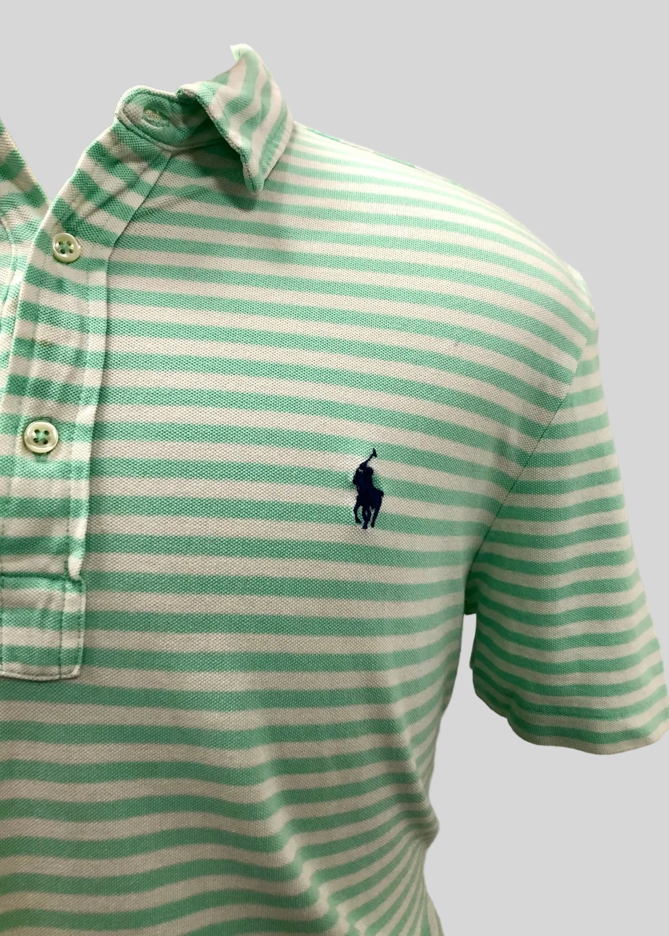 Camiseta Polo Ralph Lauren 🏇🏼 Featherweight Mesh De rayas en color turquesa y blanco Talla L Entalle Regular