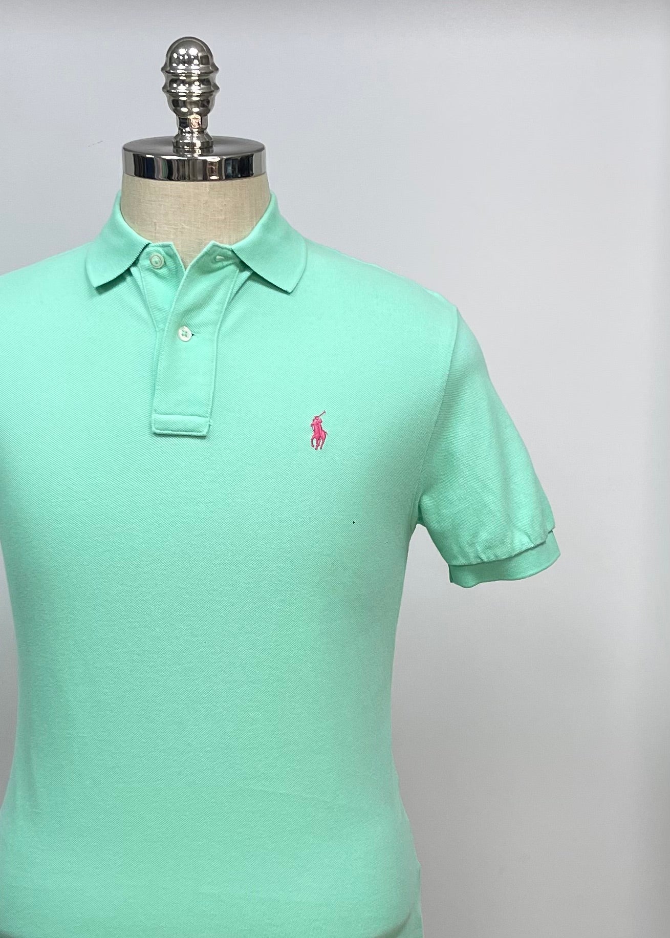 Camiseta Polo Ralph Lauren 🏇🏼 color turquesa y logo rosado Talla S Entalle Clásico