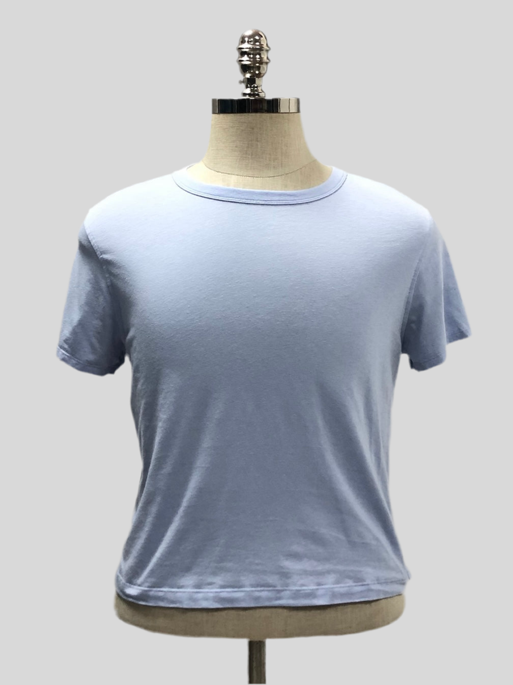 Camiseta Crop de mujer  Lululemon 🧘🏻‍♂️ color Lila claro Talla L