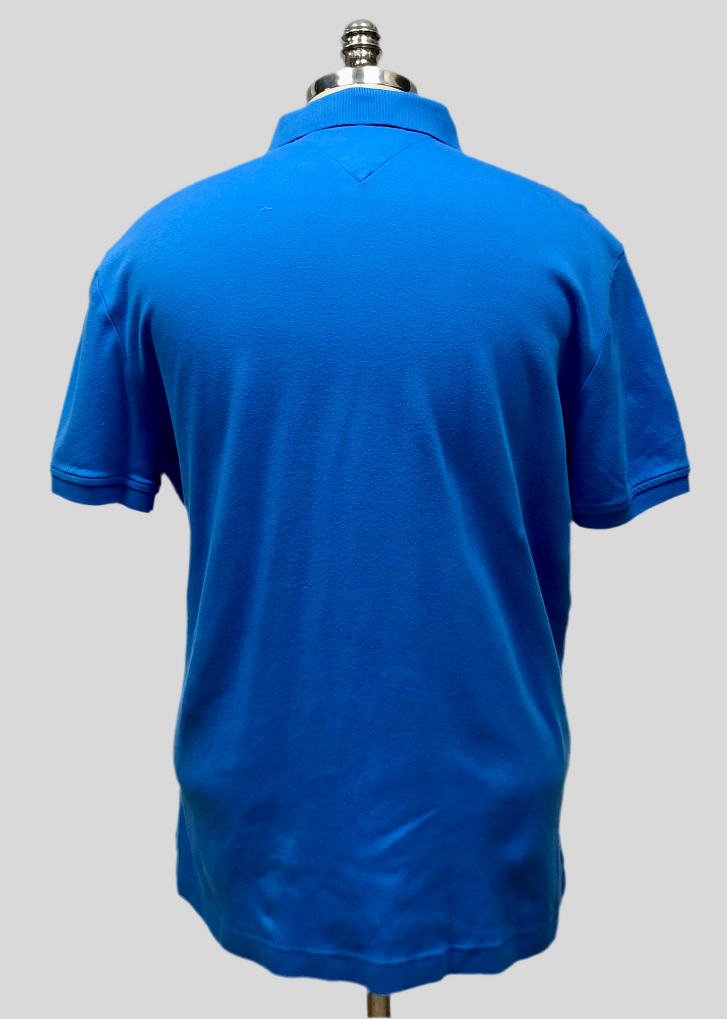 Camiseta Polo Tommy Hilfiger 🇺🇸 color azul Talla L Entalle Custom Fit (ver descripción)