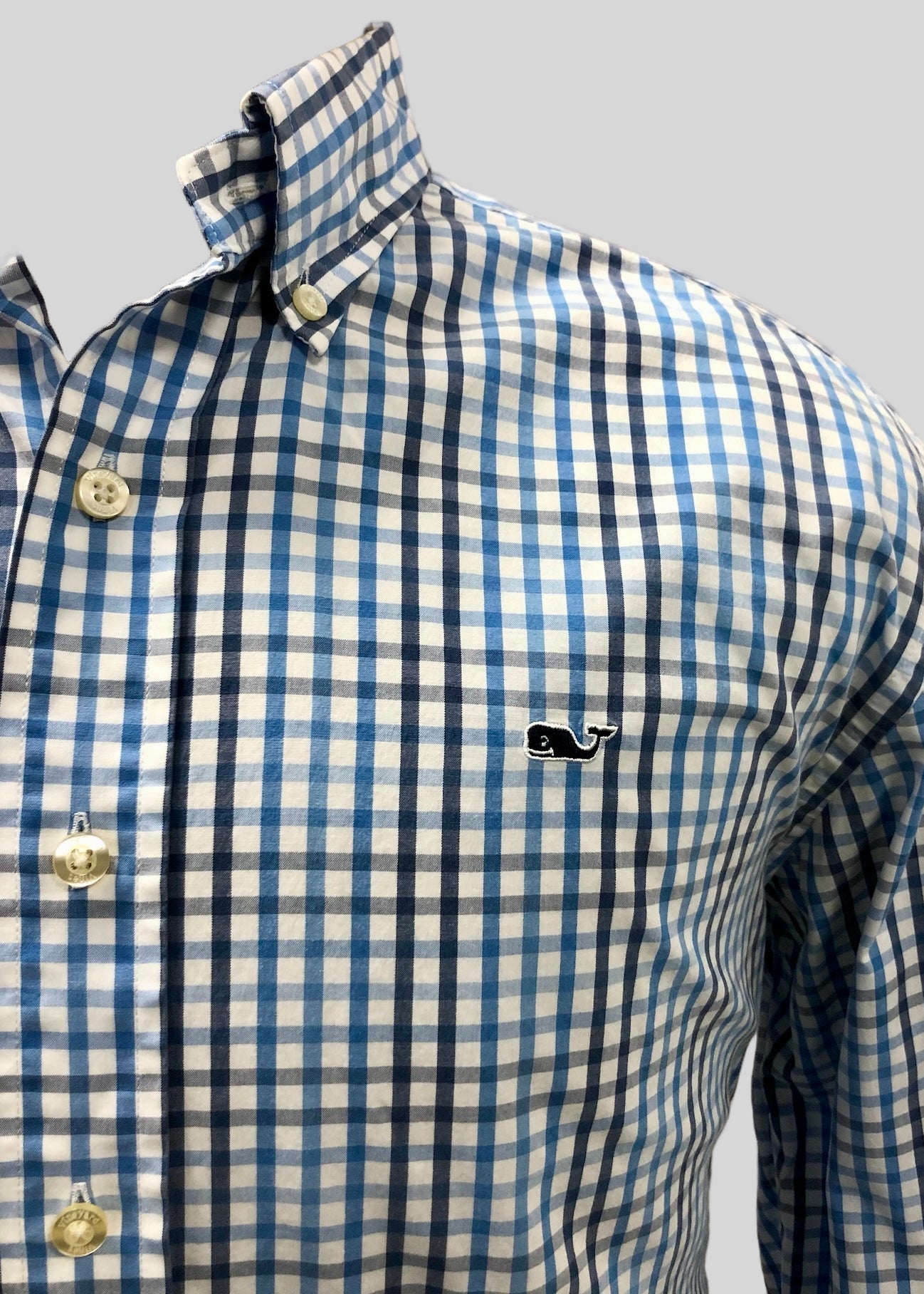 Camisa de botones Vineyard Vines 🐳 Color blanco de cuadros en color celeste y azul navy Talla M Entalle Regular