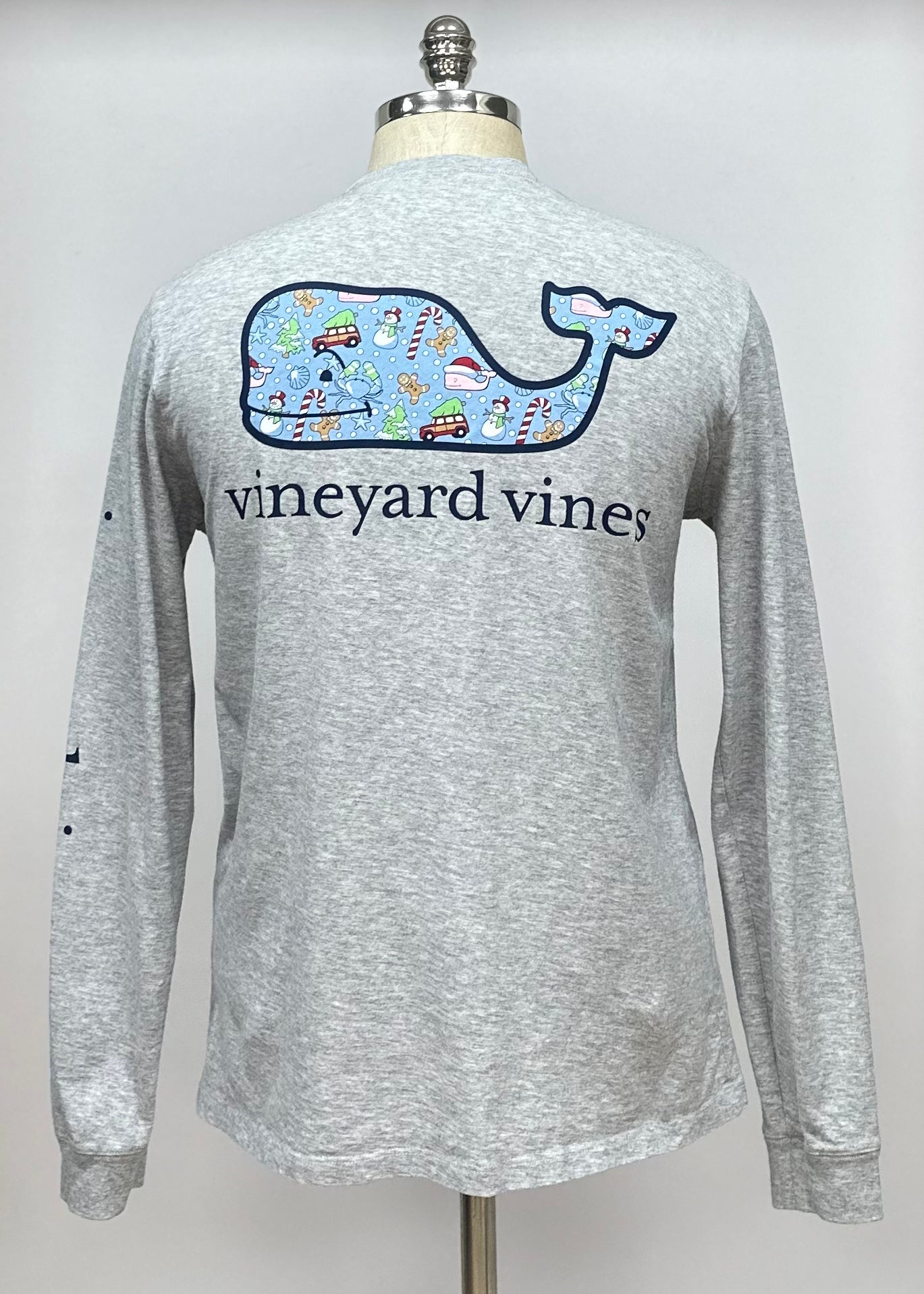 Camiseta de bolsillo Vineyard Vines 🐳 color gris con Diseño de navidad Talla Small