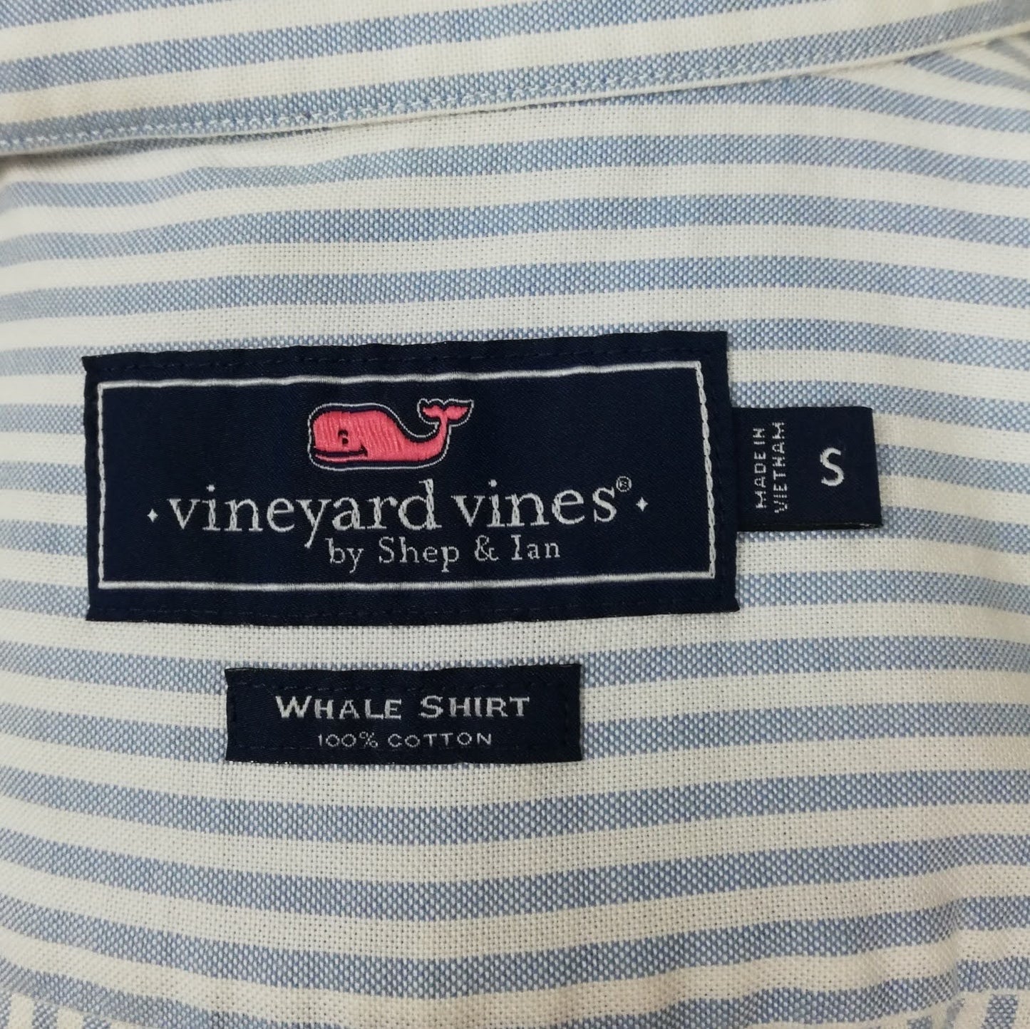 Camisa de botones Vineyard Vines 🐳 Oxford de rayas en color celeste y blanco Talla S Entalle Regular (ver descripción)