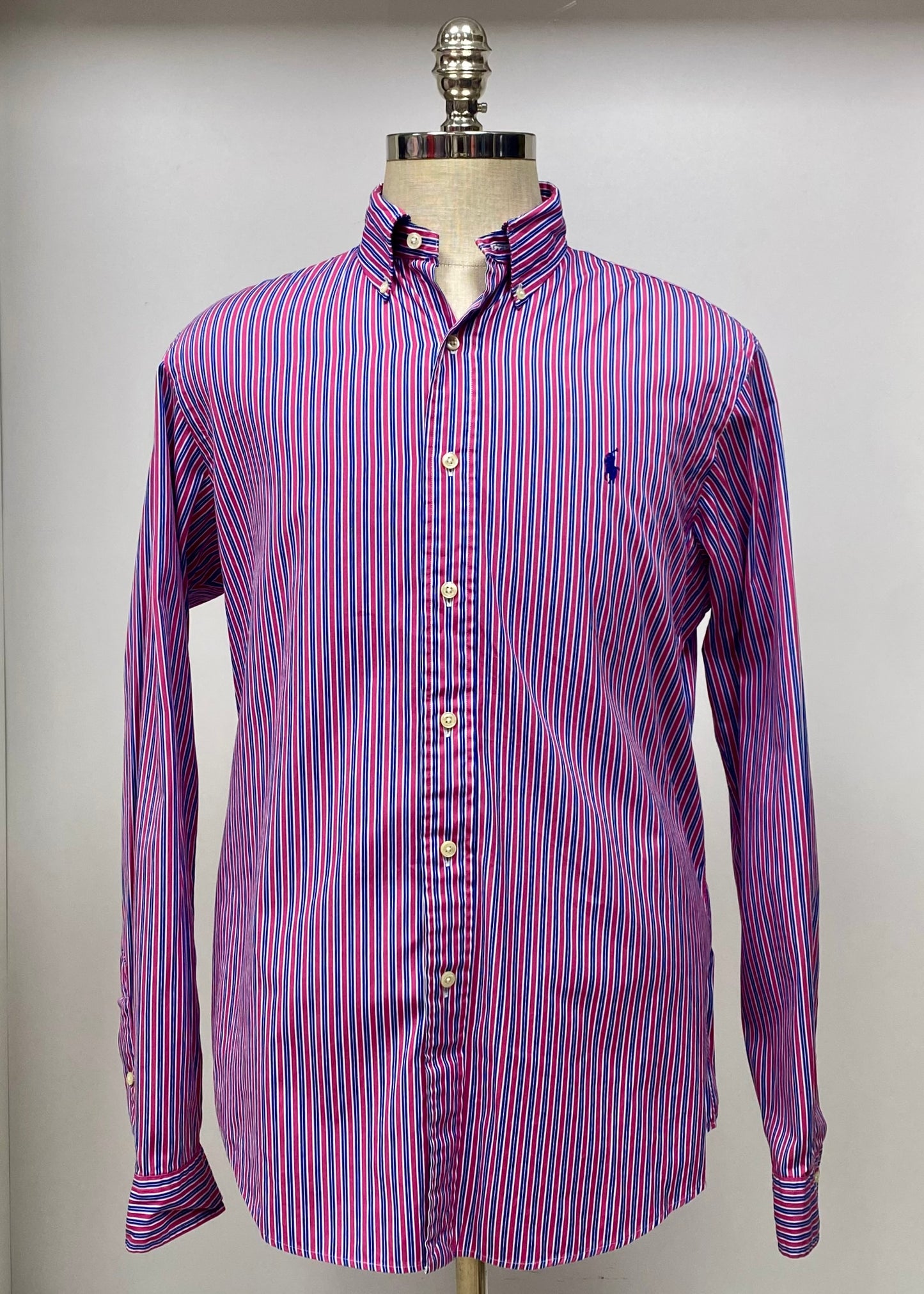 Camisa Polo Ralph Lauren 🏇🏼 con patrón de rayas rojo, azul y blanco Talla L Entalle Custom Fit