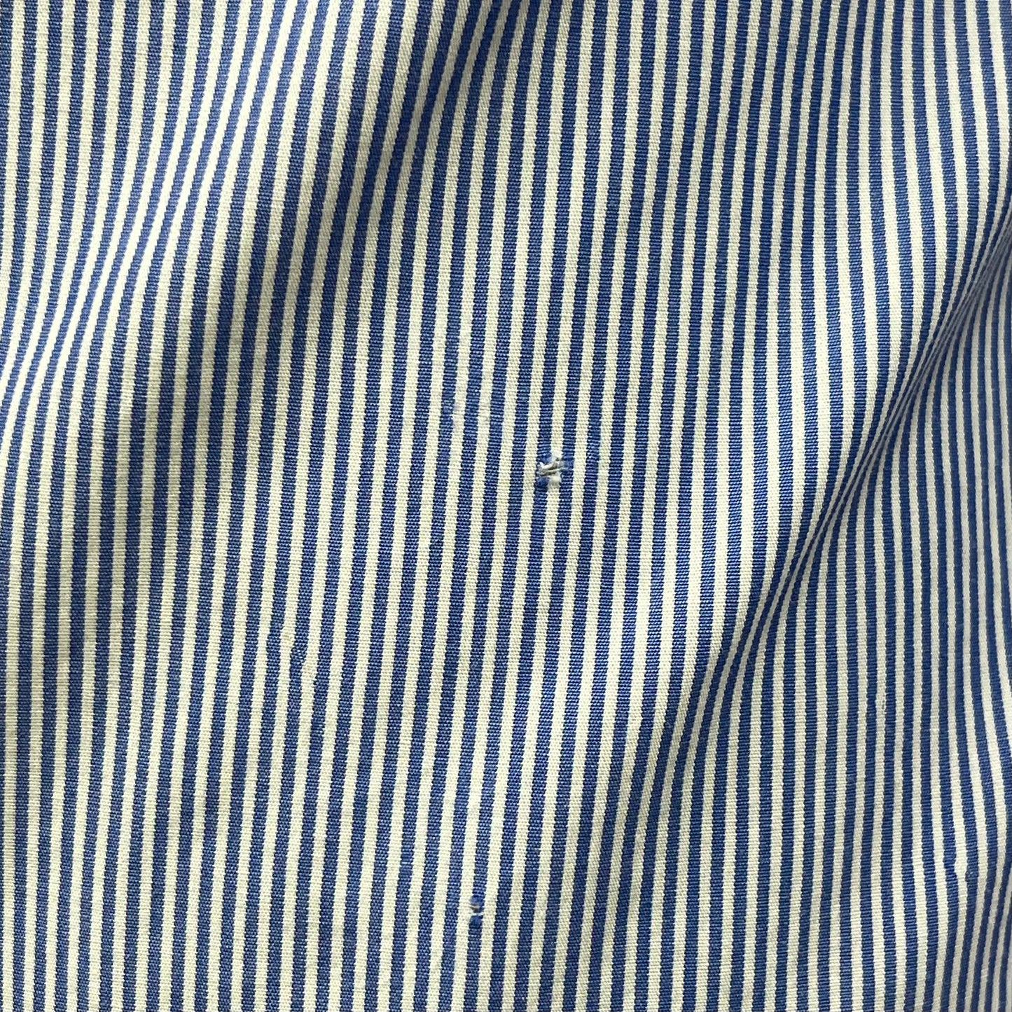 Camisa Polo Ralph Lauren 🏇🏼 con patron de finas rayas azul y blanco Talla S Entalle Regular (ver descripción)