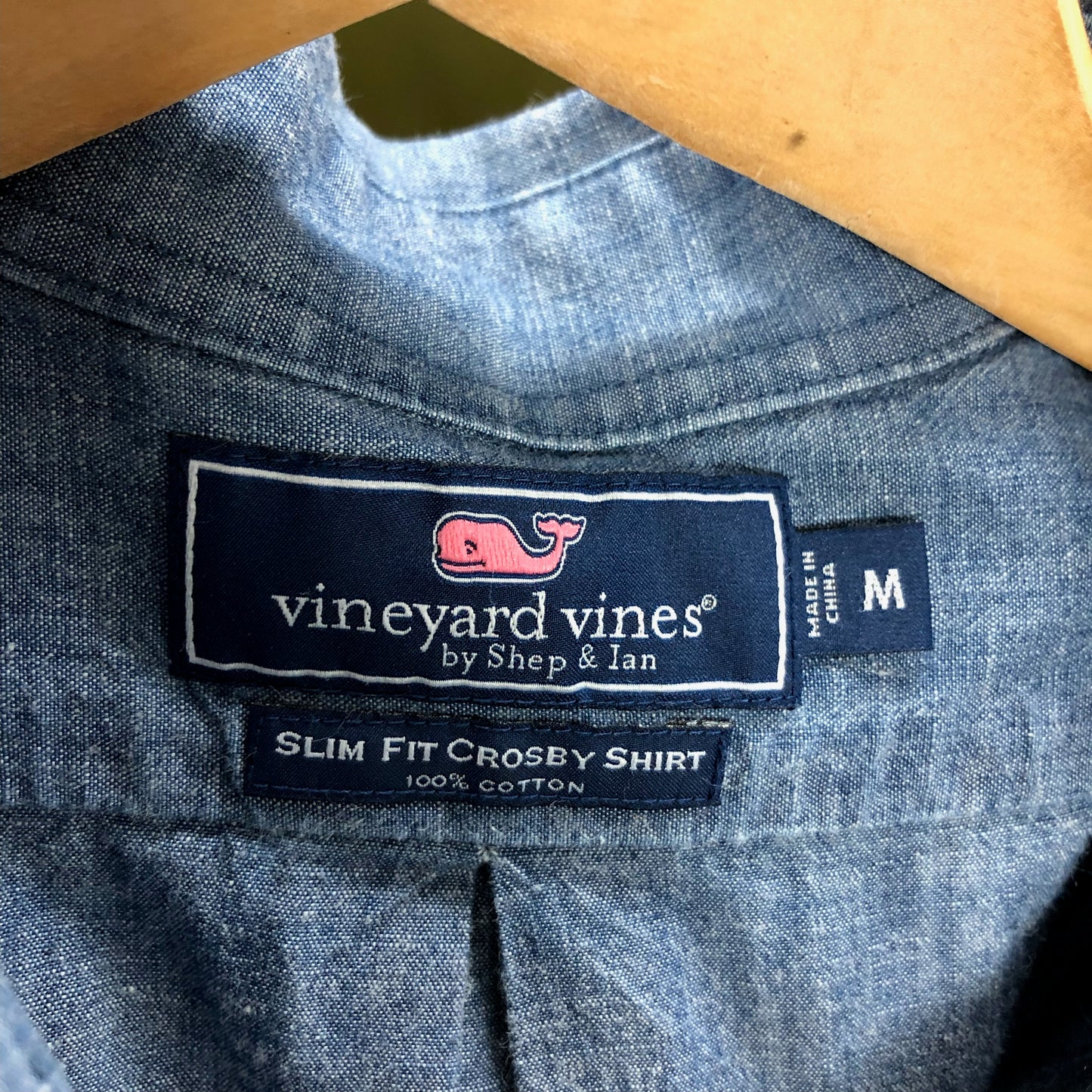 Camisa de botones Vineyard Vines 🐳 de jeans en color azul oscuro Talla M Entalle Slim Fit