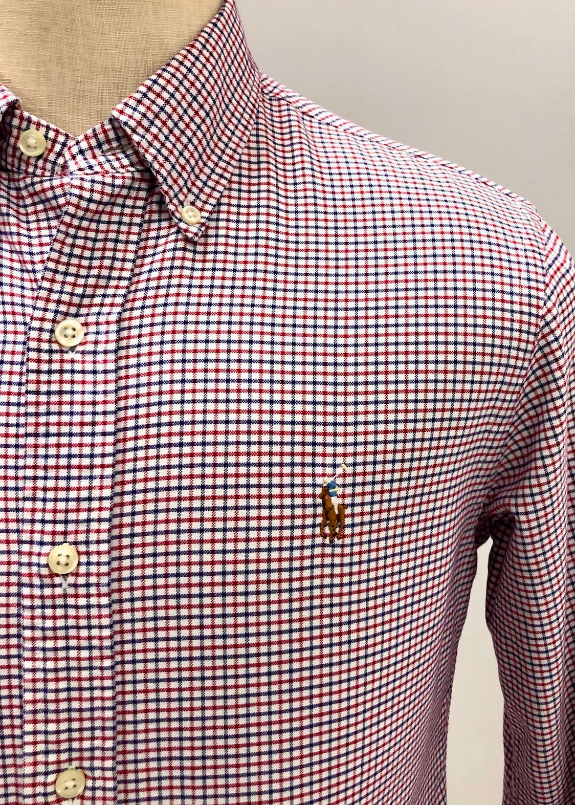 Camisa de botones Polo Ralph Lauren 🏇🏼 Oxford color blanco de cuadros rojo y azul navy Talla M Entalle Slim Fit
