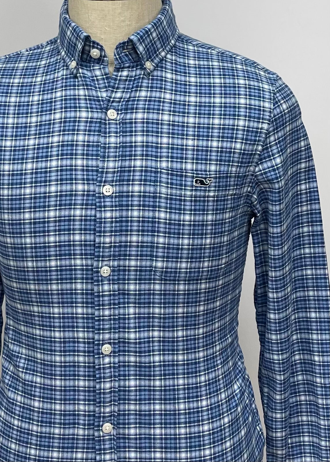 Camisa de botones Vineyard Vines 🐳 con patrón de cuadros en color azul, blanco y celeste Talla S Entalle Slim Fit