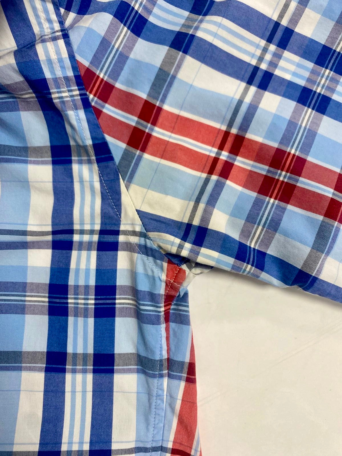 Camisa de botones Vineyard Vines 🐳 de cuadros en color rojo, azul y blanco Talla S Entalle Slim Fit (ver descripción)