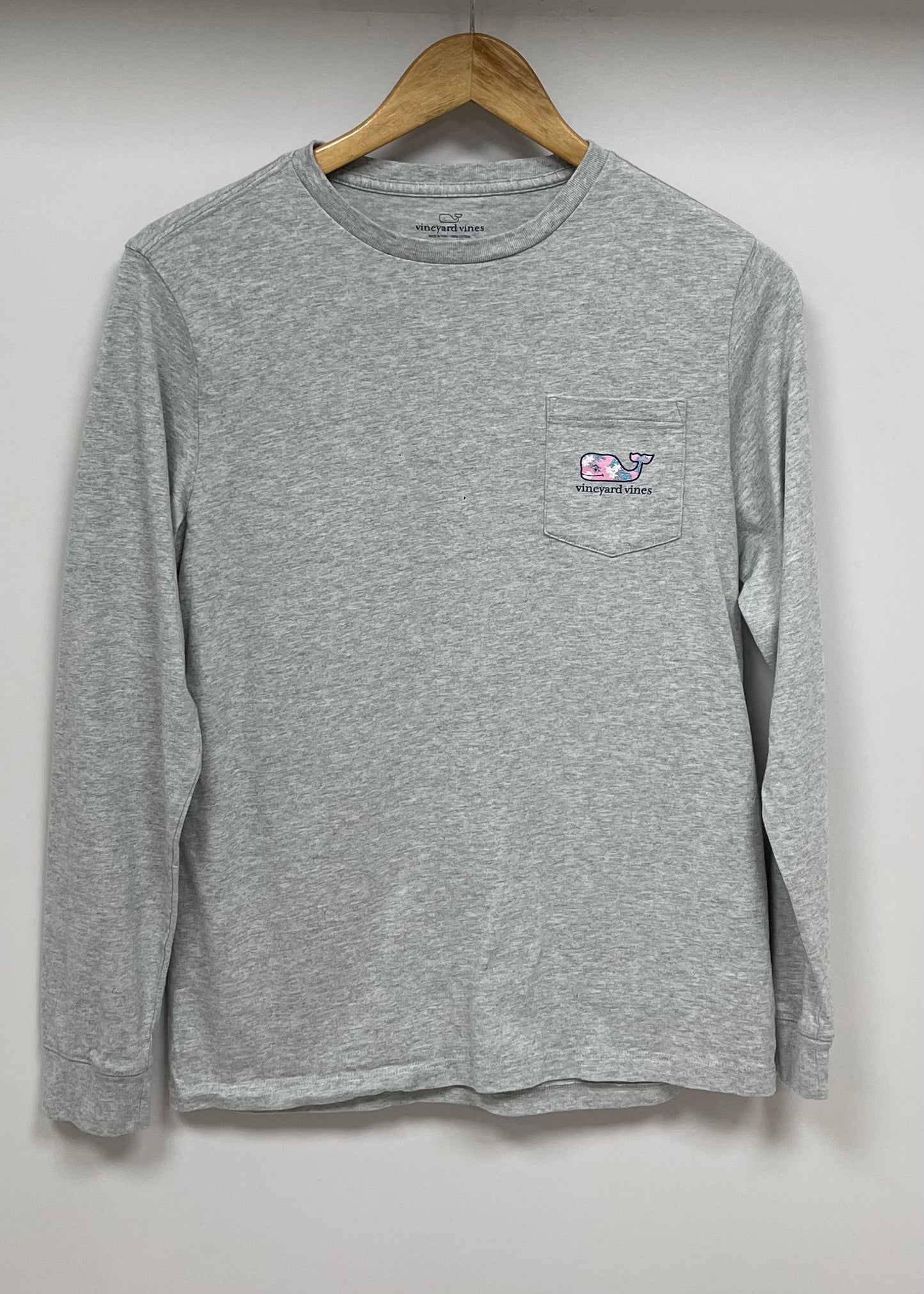 Camiseta de niña Vineyard Vines 🐳 color gris con Diseño de ballena en rosado Talla L