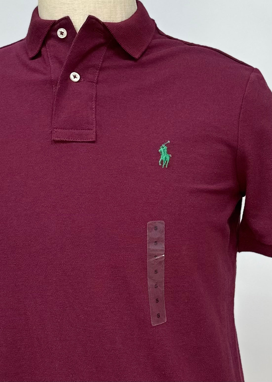 Camiseta Polo Ralph Lauren 🏇🏼 color rojo oscuro Talla M y XL Entalle Clásico