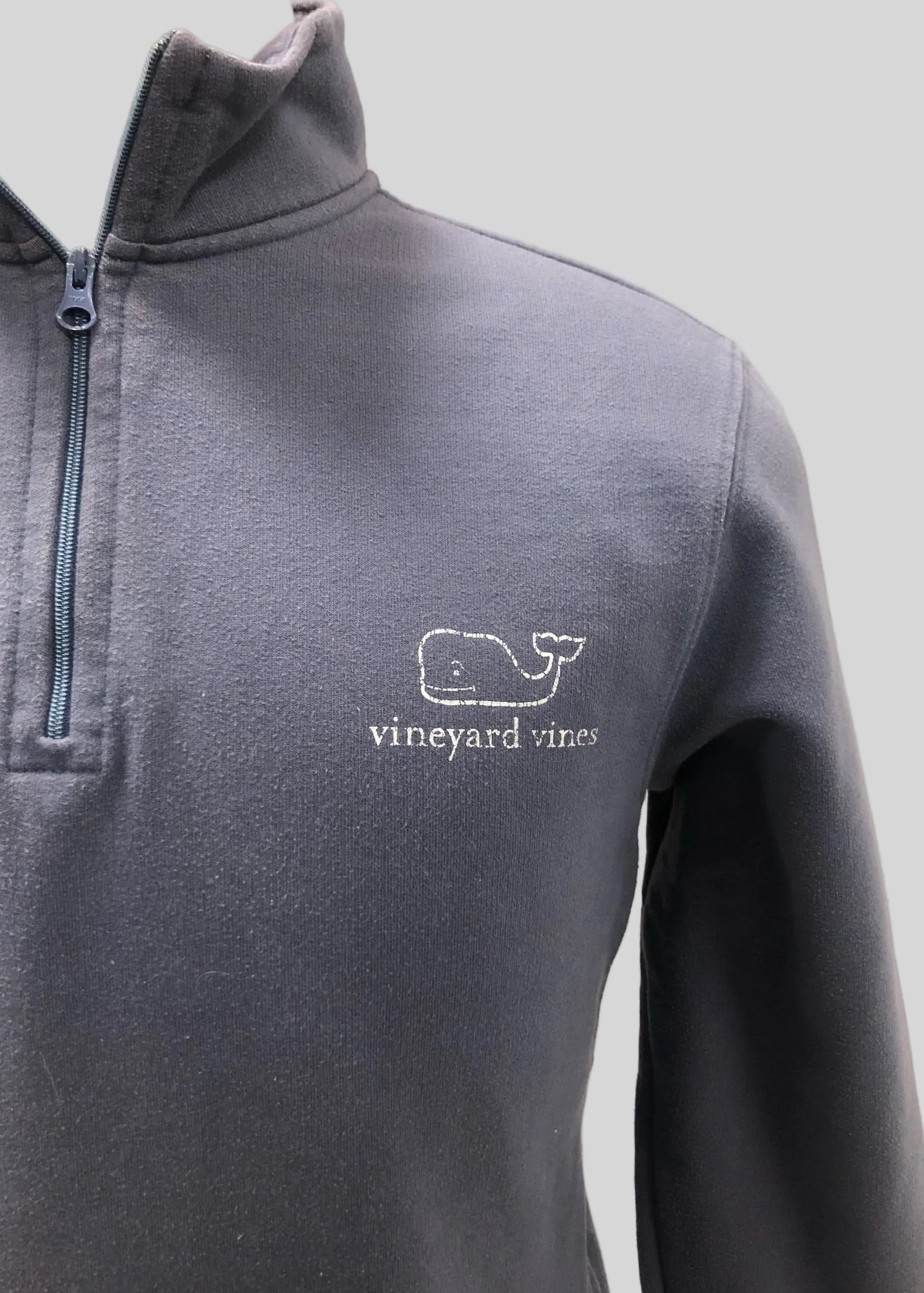 Sueter Jersey Vineyard Vines 🐳 color azul oscuro con logo tradicional Tela algodón Pima Talla S