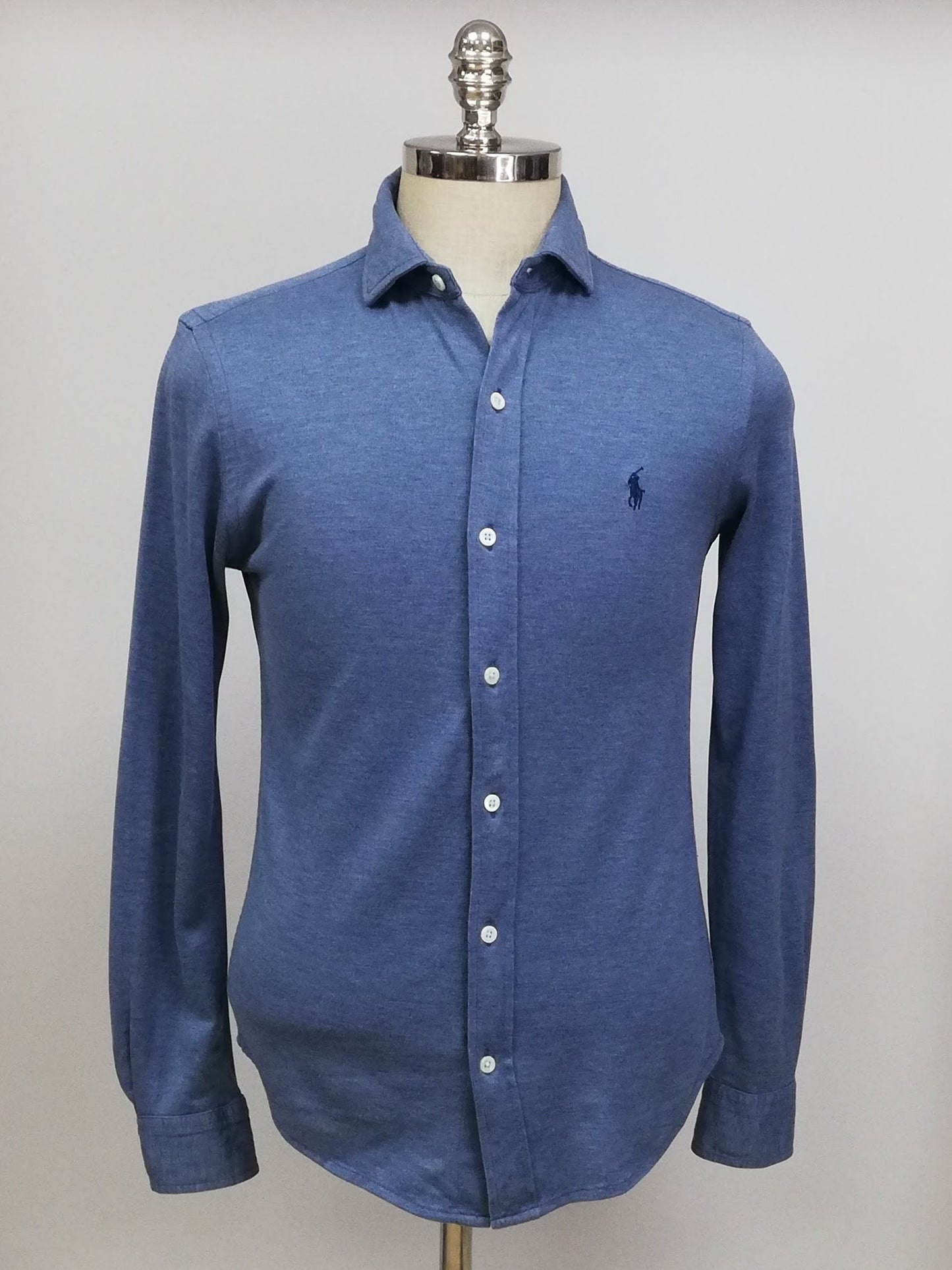 Camisa Polo Ralph Lauren 🏇🏼 Tela camiseta (Knit Oxford) en color azul grisáceo Talla S Entalle Regular