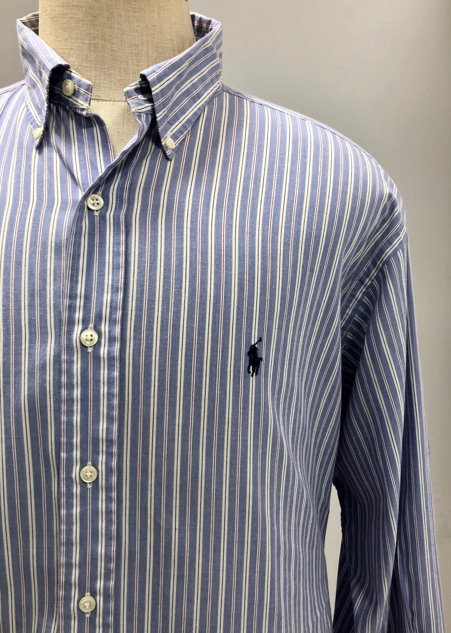 Camisa de botones Polo Ralph Lauren 🏇🏼 de rayas en color azul, rojo y blanco Talla XL Entalle Regular
