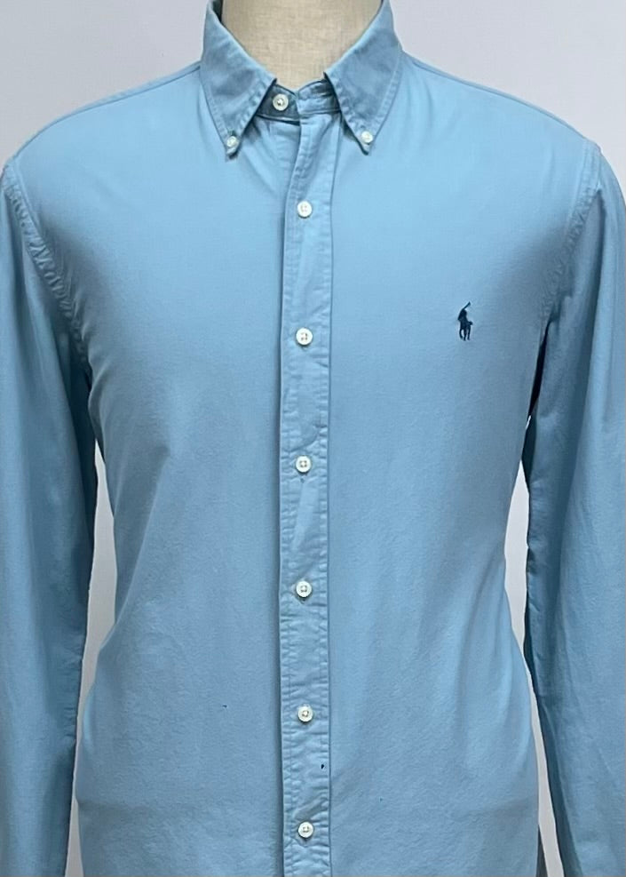 Camisa de botones Polo Ralph Lauren 🏇🏼 Oxford en color celeste oscuro Talla L Entalle regular