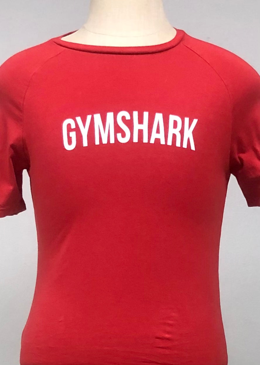 Camiseta de compresión Gymshark 🏋🏽 color rojo y logo en blanco Talla Small