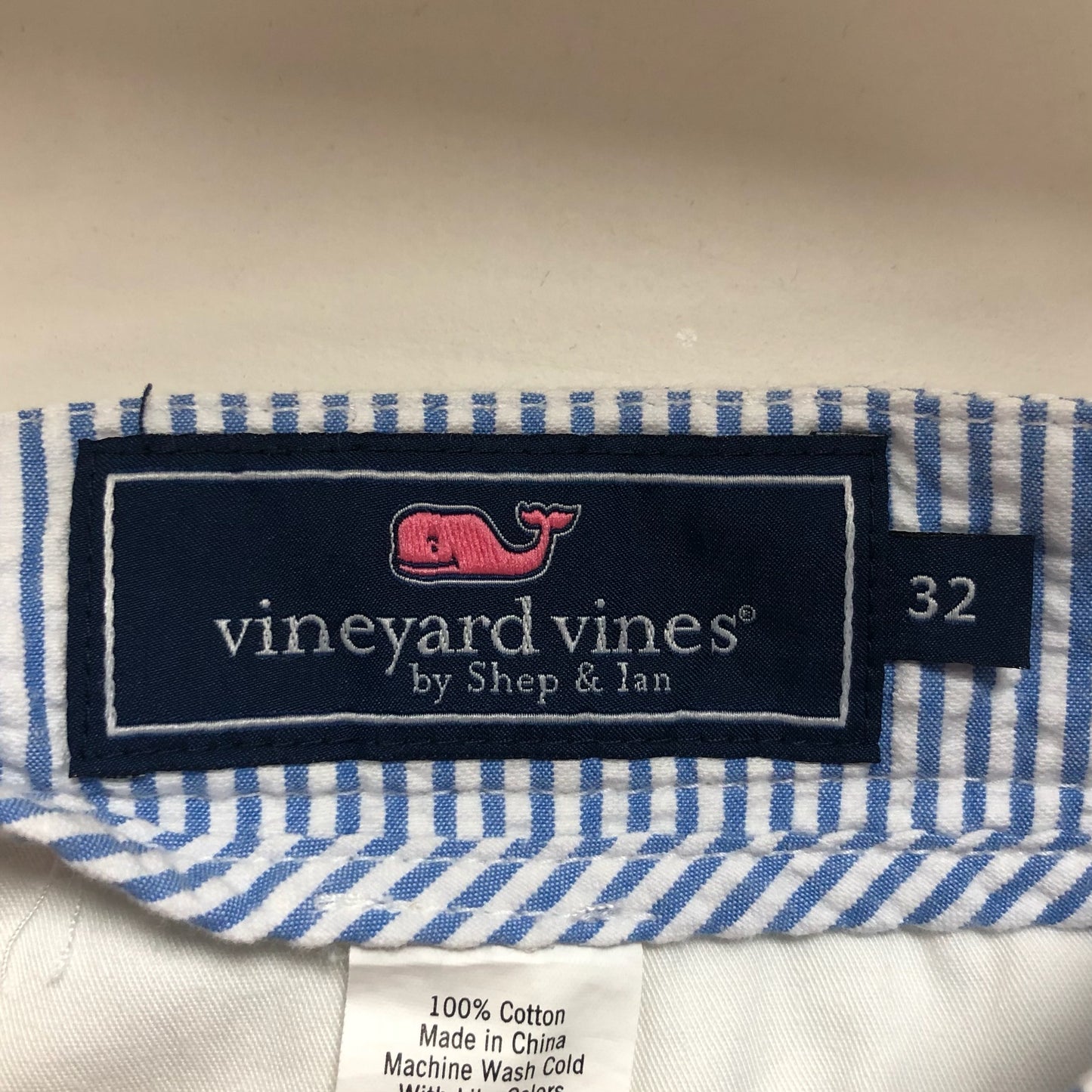 Short Casual Vineyard Vines 🐳 Seersucker con patron de rayas multicolor talla 32
