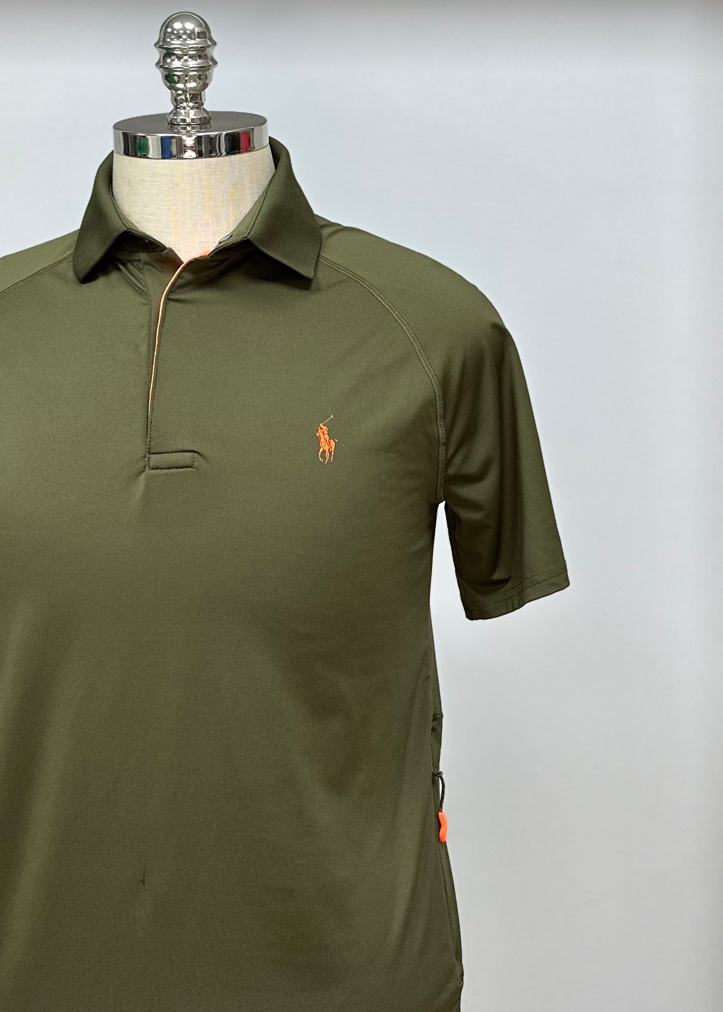 Camiseta Polo Ralph Lauren 🏇🏼 Tela performance color verde oliva Talla S Entalle Regular