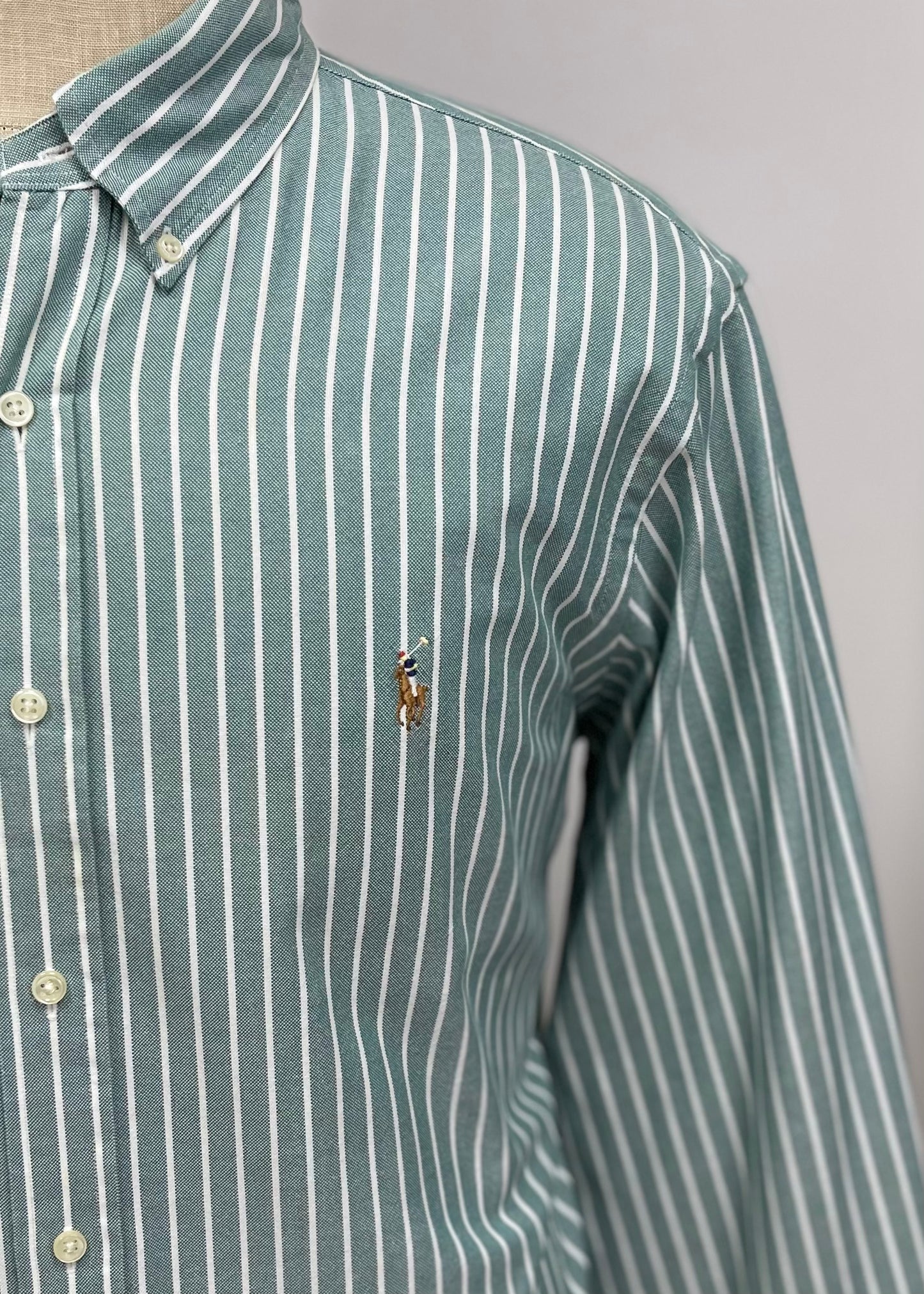 Camisa Polo Ralph Lauren 🏇🏼 Oxford color verde menta y patrón de rayas en blanco Talla L Entalle Regular