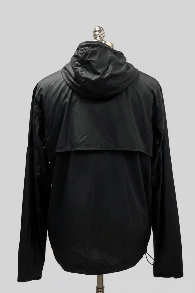 Jacket con capucha Gymshark 🦈 Impermeable color negro y con zíper completo Talla XXL