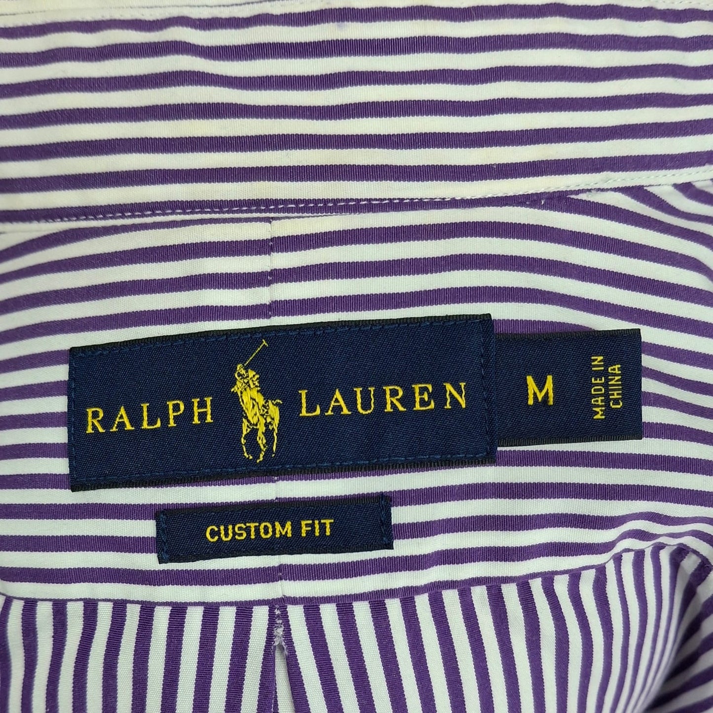 Camisa Polo Ralph Lauren 🏇🏼 con patron de rayas en color morado y blanco Talla M Entalle Custom Fit