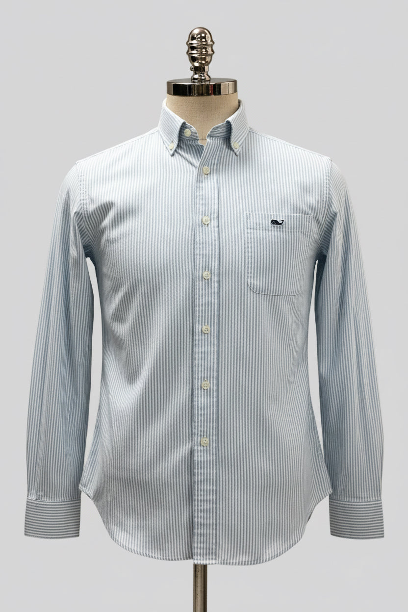 Camisa de botones Vineyard Vines 🐳 Oxford de rayas en color celeste y blanco Talla S Entalle Slim Fit (ver descripción)