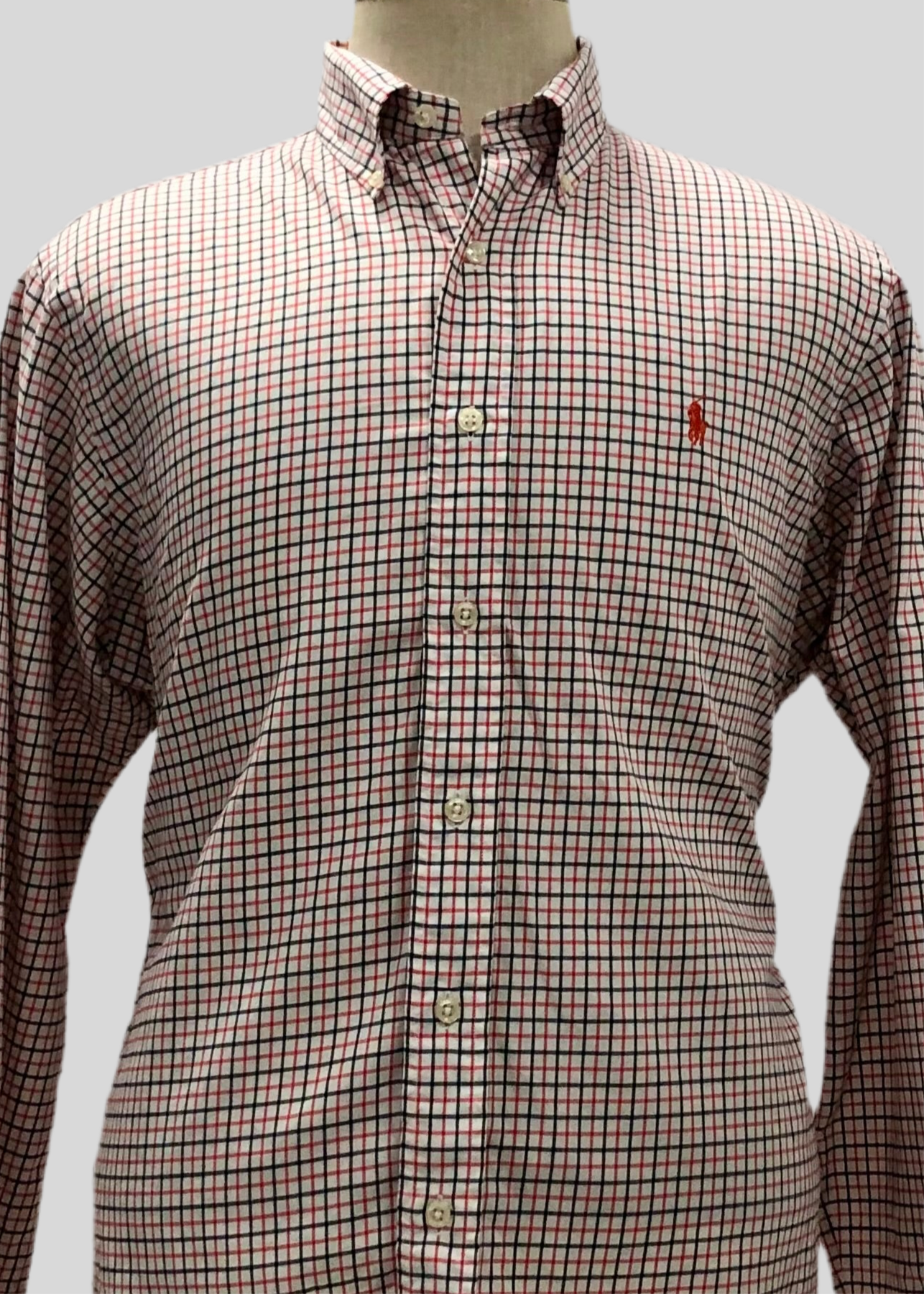Camisa Polo Ralph Lauren 🏇🏼 Color blanco de cuadros en color rojo y azul Talla L Entalle Clásico