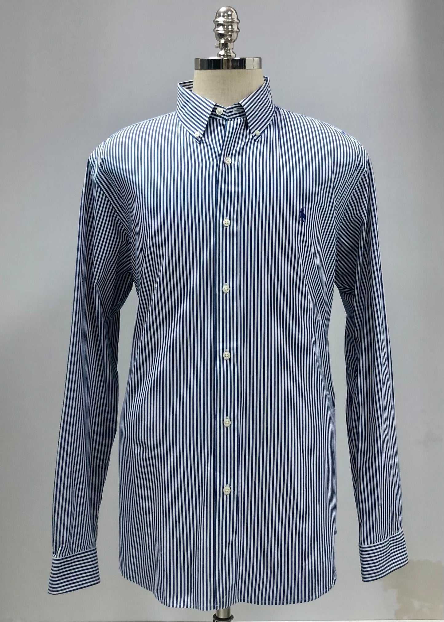 Camisa de botones Polo Ralph Lauren 🏇🏼 con patron de rayas en color azul navy y blanco Talla XL Entalle Clásico