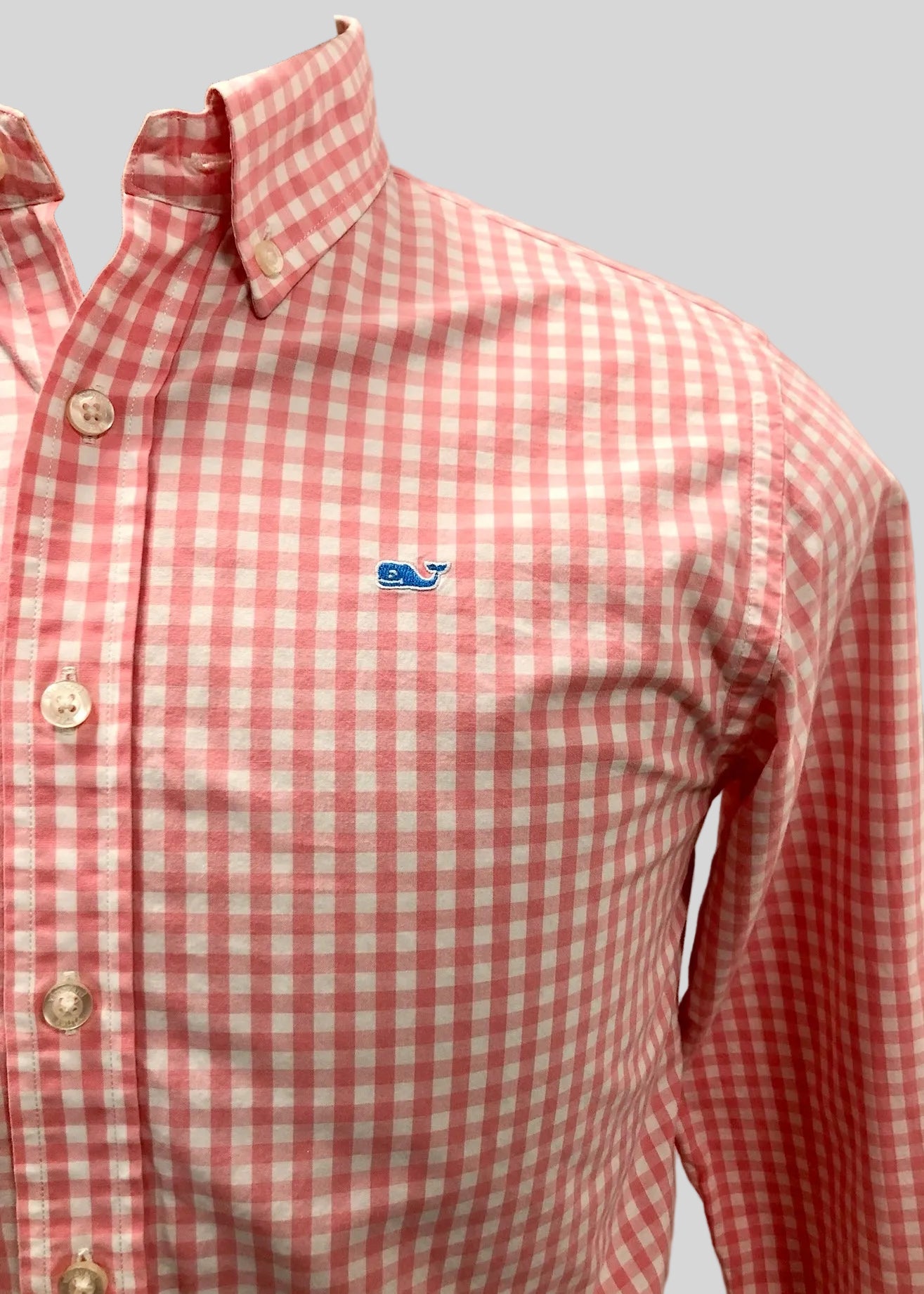 Camisa de niño Vineyard Vines 🐳 con patrón de cuadros en color rosado y blanco Talla L Entalle Regular