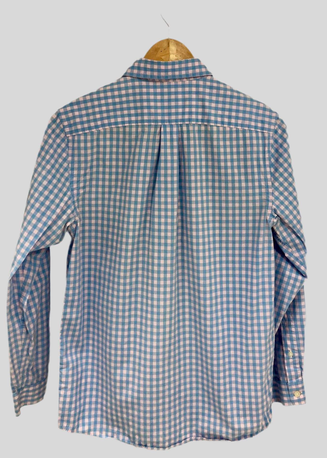Camisa de niño Vineyard Vines 🐳 con patrón de cuadros en color rosado claro y celeste Talla L Entalle Regular